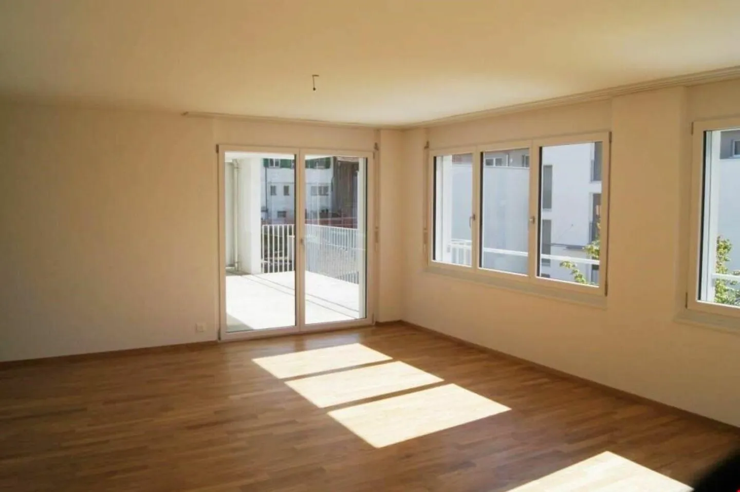 helle 3.5 Zi.-Wohnung im Erdgeschoss - Foto 5 von 8