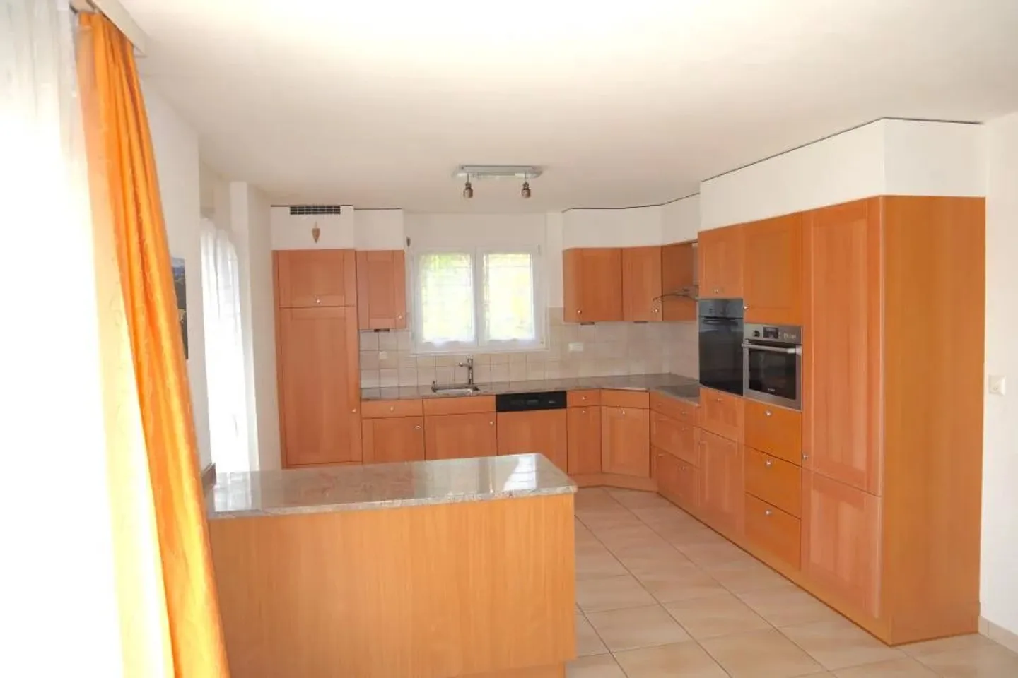 Unique Villa in the du Motty District - PENEY - Photo 2 of 10