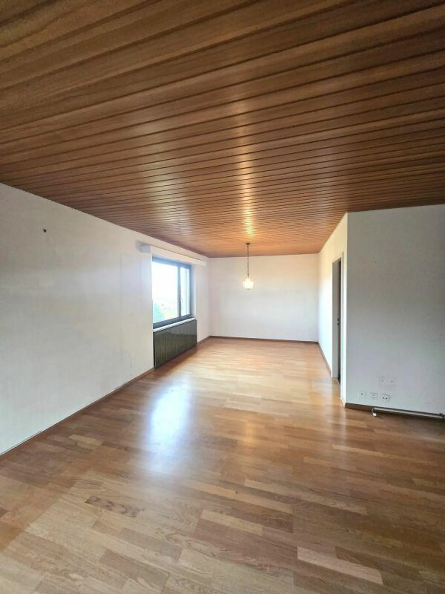 Maison individuelle confortable de 4,5 pièces avec véranda et grand jardin à Münchwilen. - Photo 5 sur 9