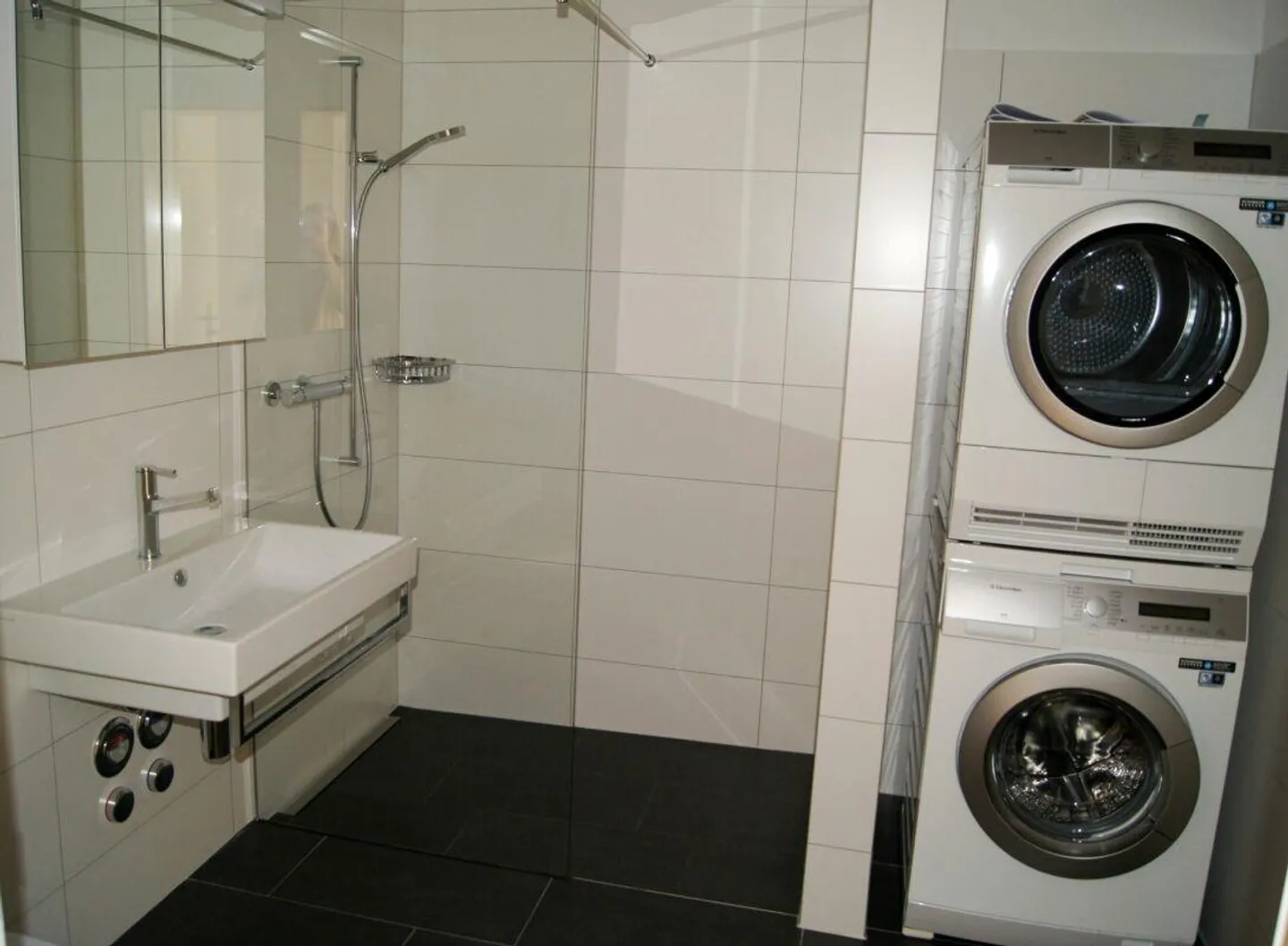 helle 3.5 Zi.-Wohnung im Erdgeschoss - Foto 8 von 8
