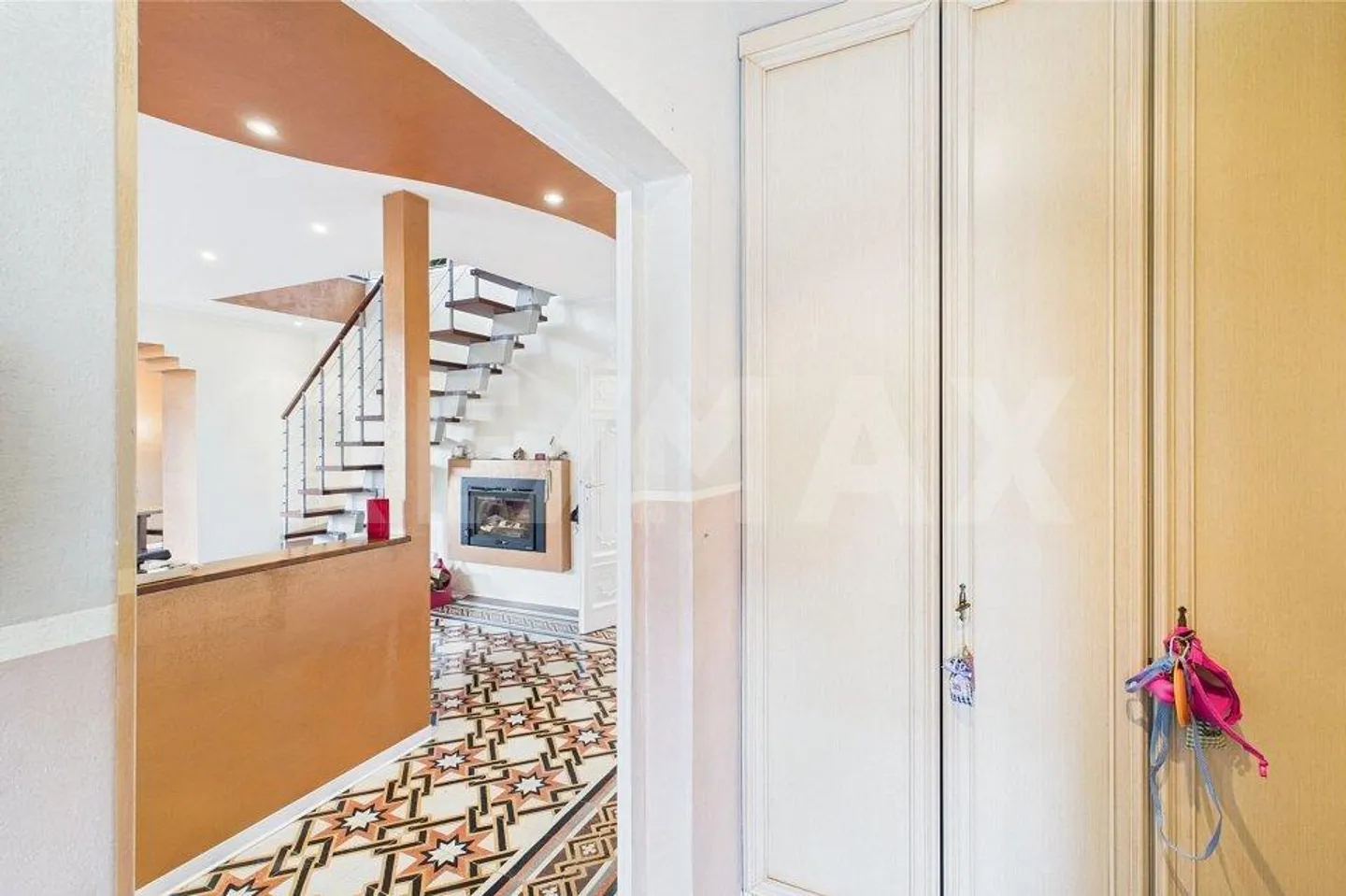 «9 Room single house» - Photo 4 sur 13