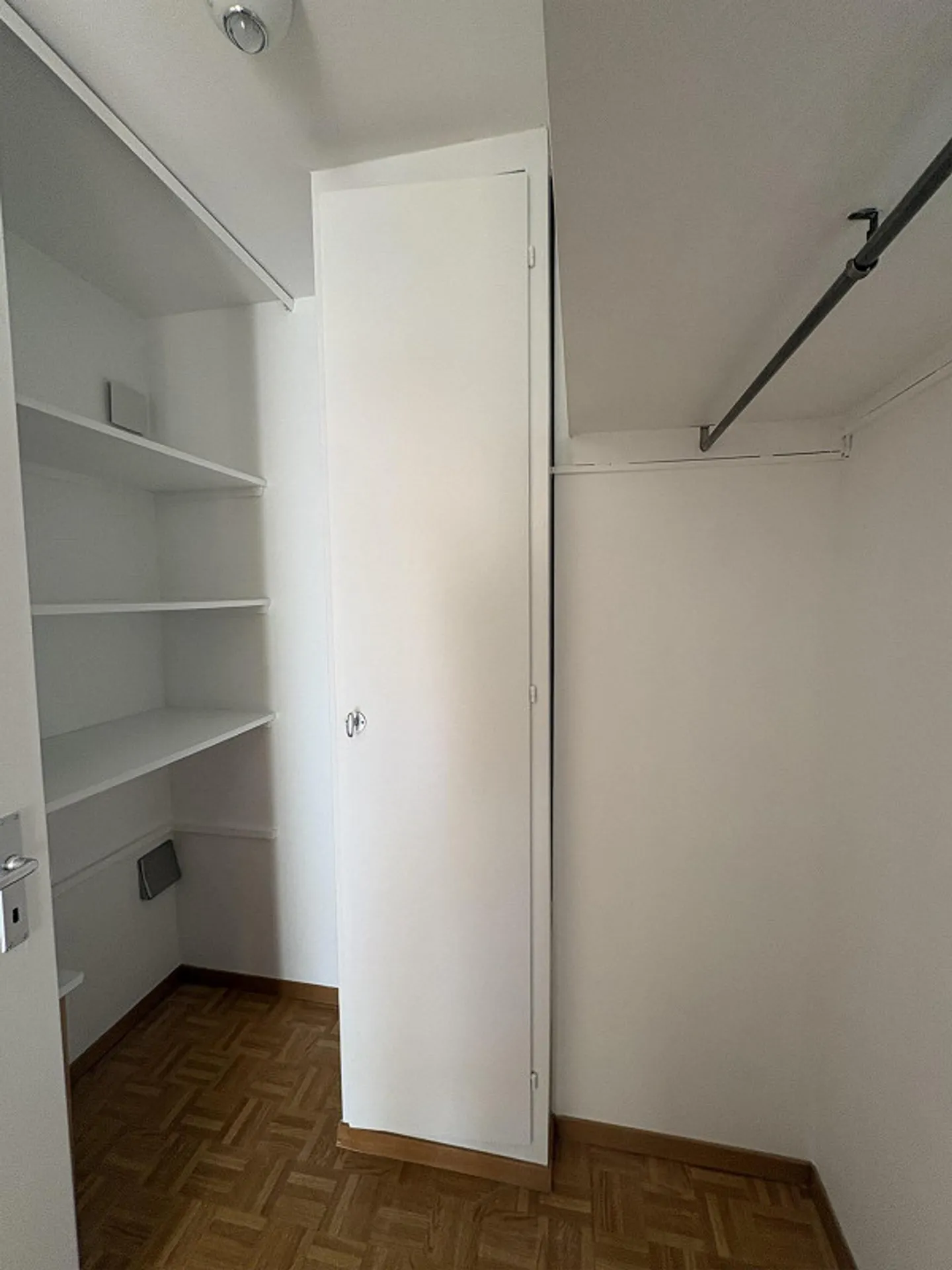 Bright 4.5 room apartment in a quiet residential area, centrally located. - Photo 3 of 12