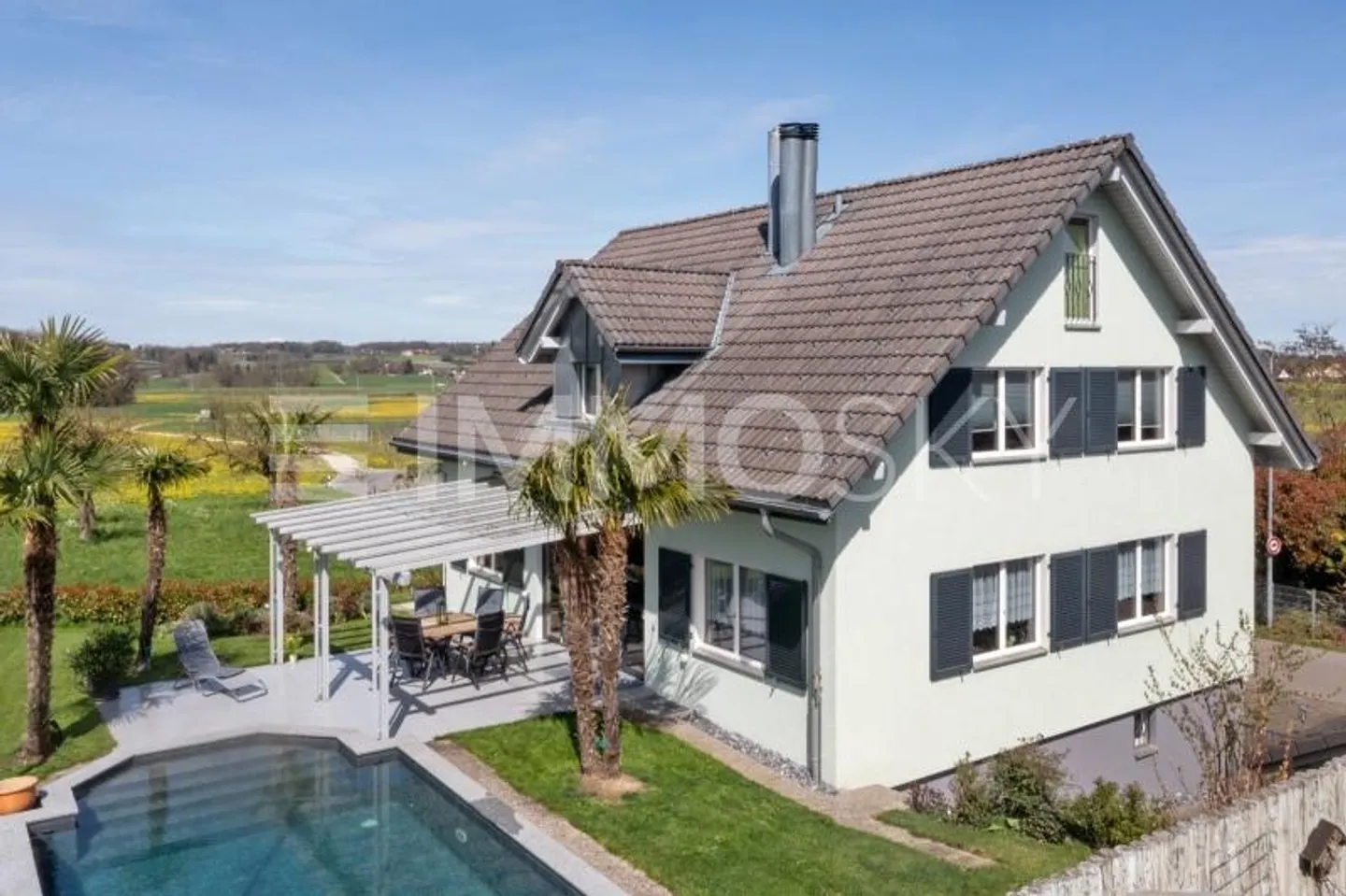 Grosszügiges Landhaus mit traumhafter Aussicht - mit Pool - Foto 1 von 5