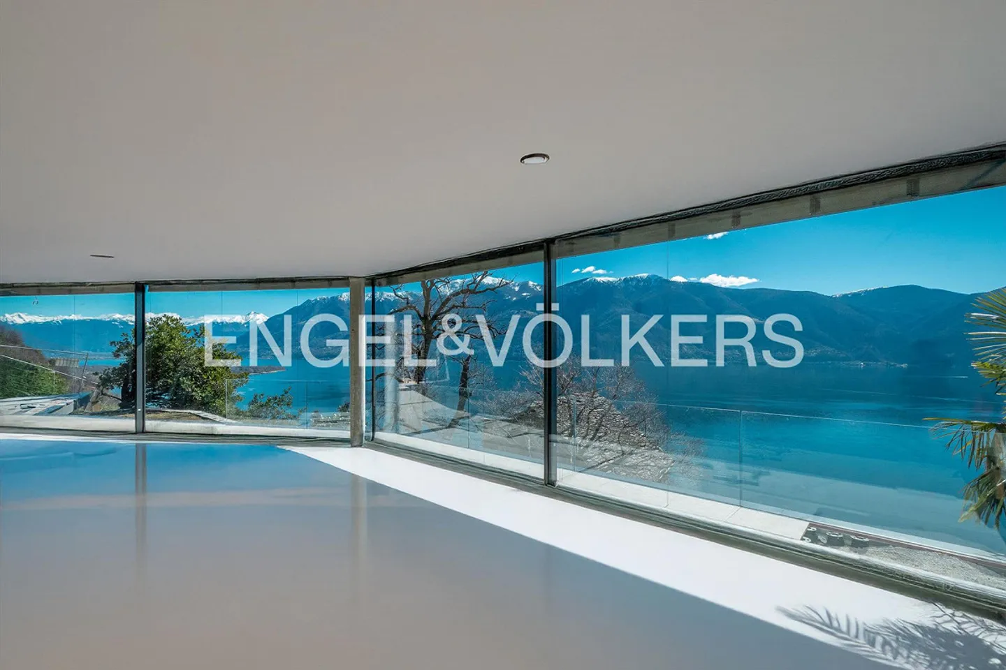 Stilvolle Villa mit Seeblick - Foto 7 von 12