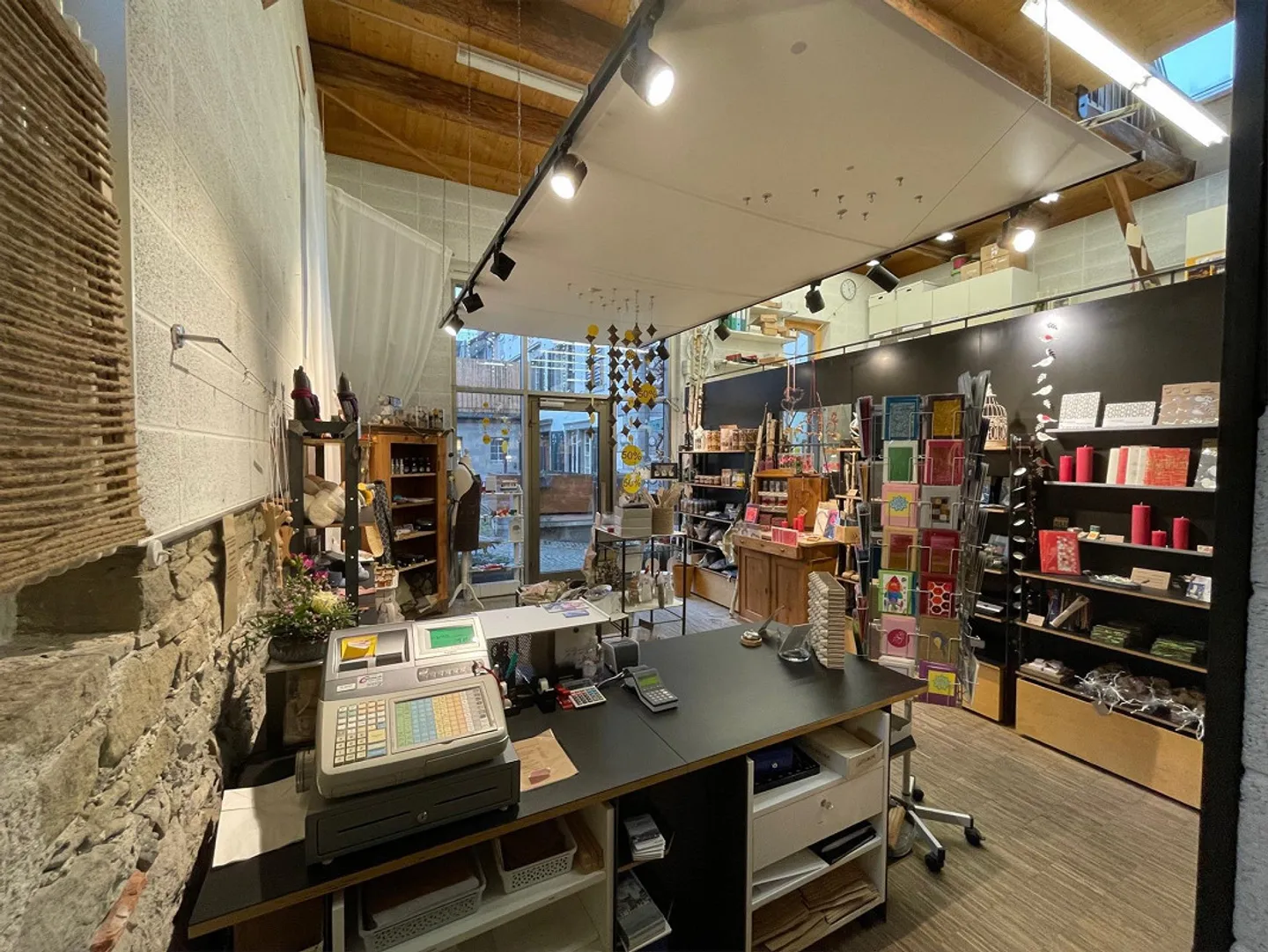 Bâtiment commercial dans la vieille ville - Photo 11 sur 16