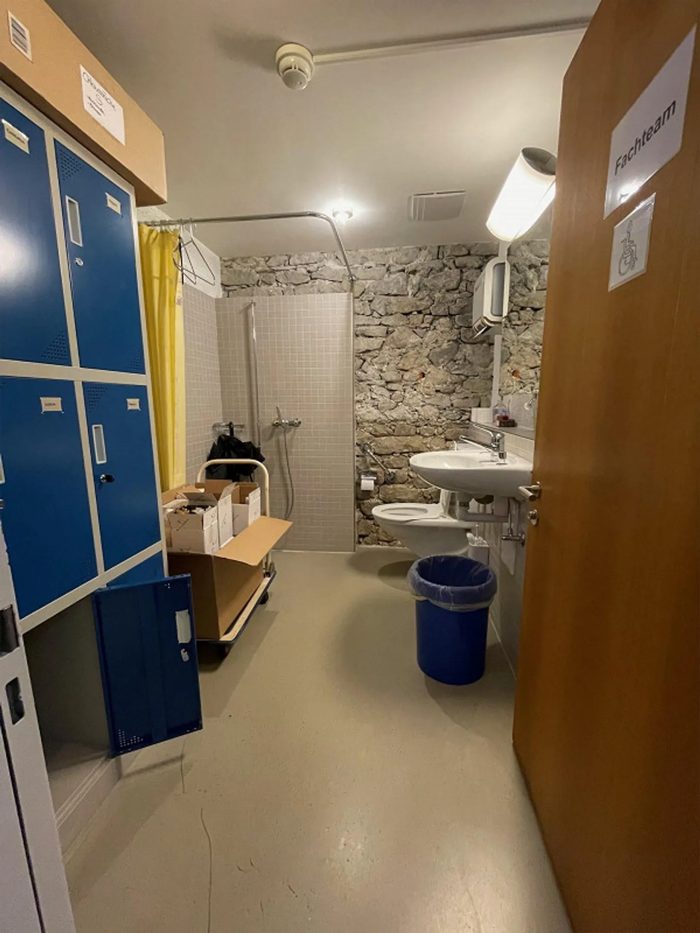 Bâtiment commercial dans la vieille ville - Photo 14 sur 16