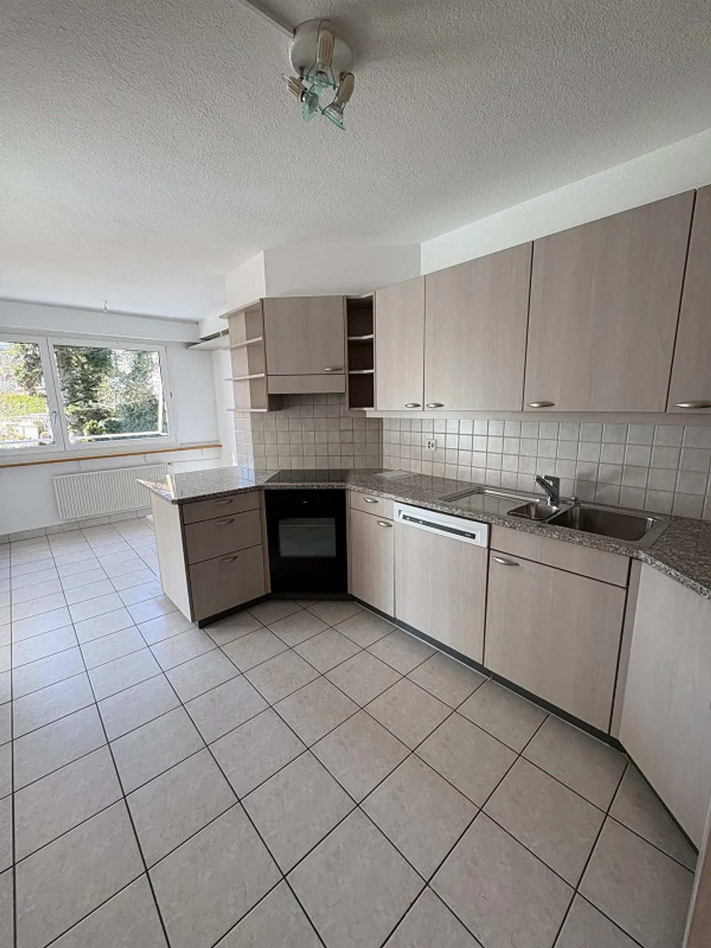 Bright 4.5 room apartment in a quiet residential area, centrally located. - Photo 6 of 12