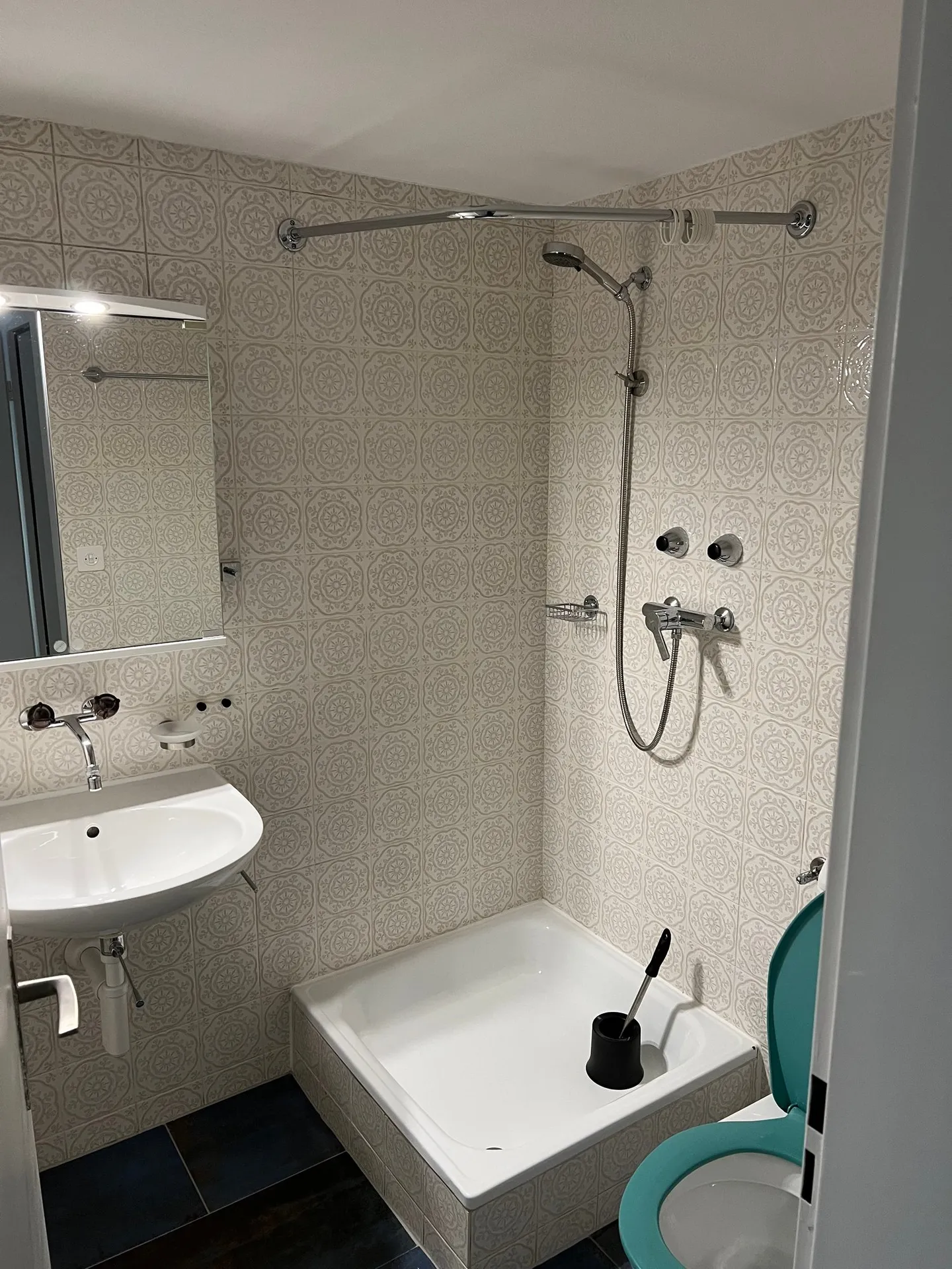 Studio 1 pièce confortable dans un emplacement calme à Ittigen - Photo 3 sur 4