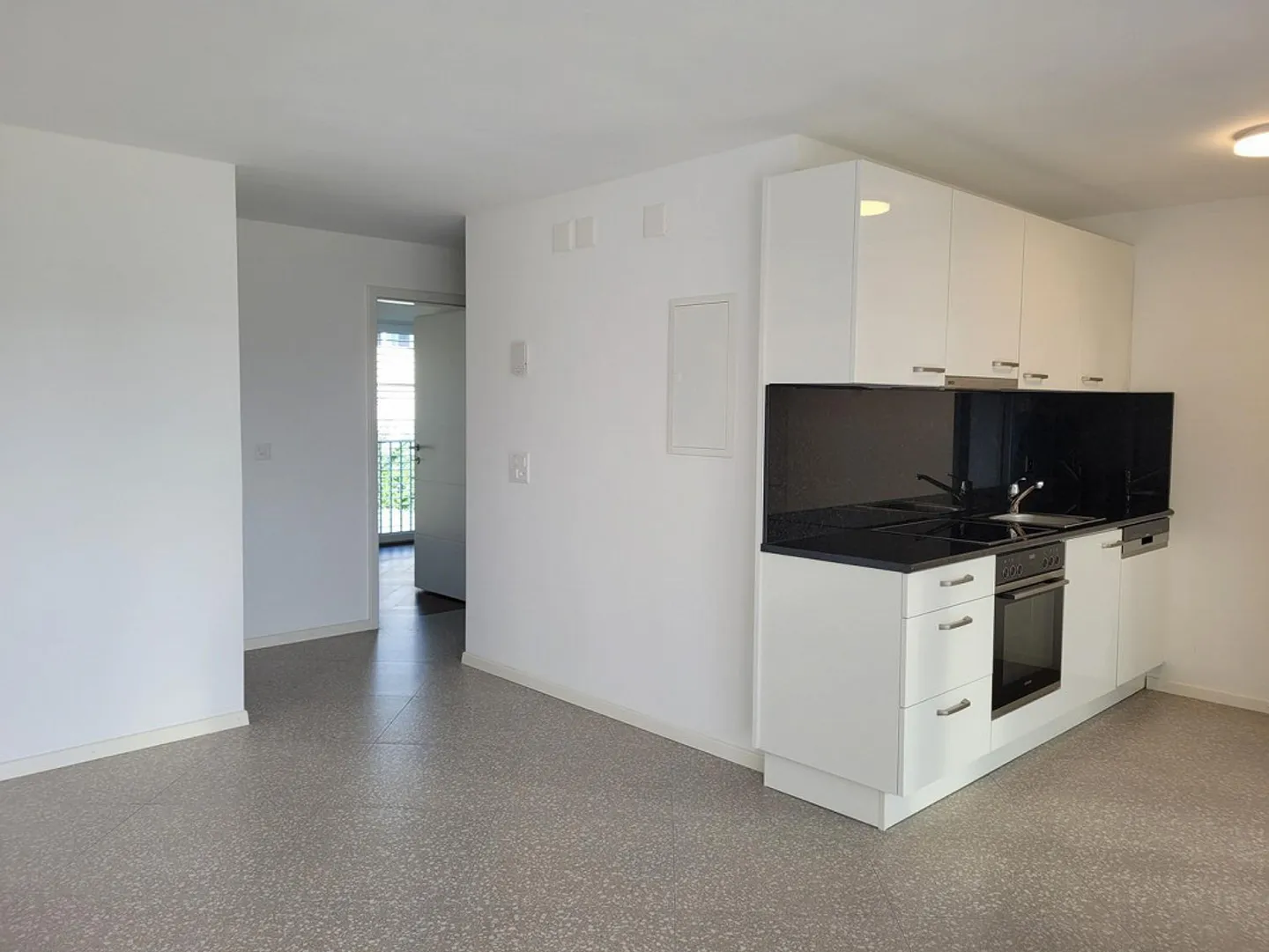 Appartement 4 pièces près du lac - Photo 2 sur 13