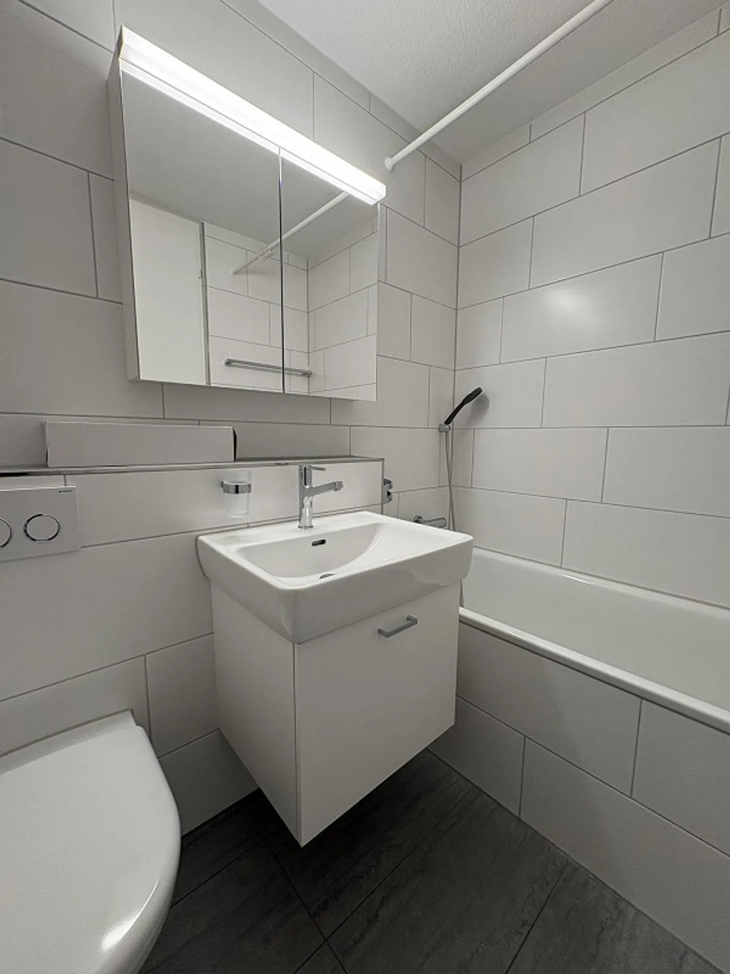 Bright 4.5 room apartment in a quiet residential area, centrally located. - Photo 8 of 12