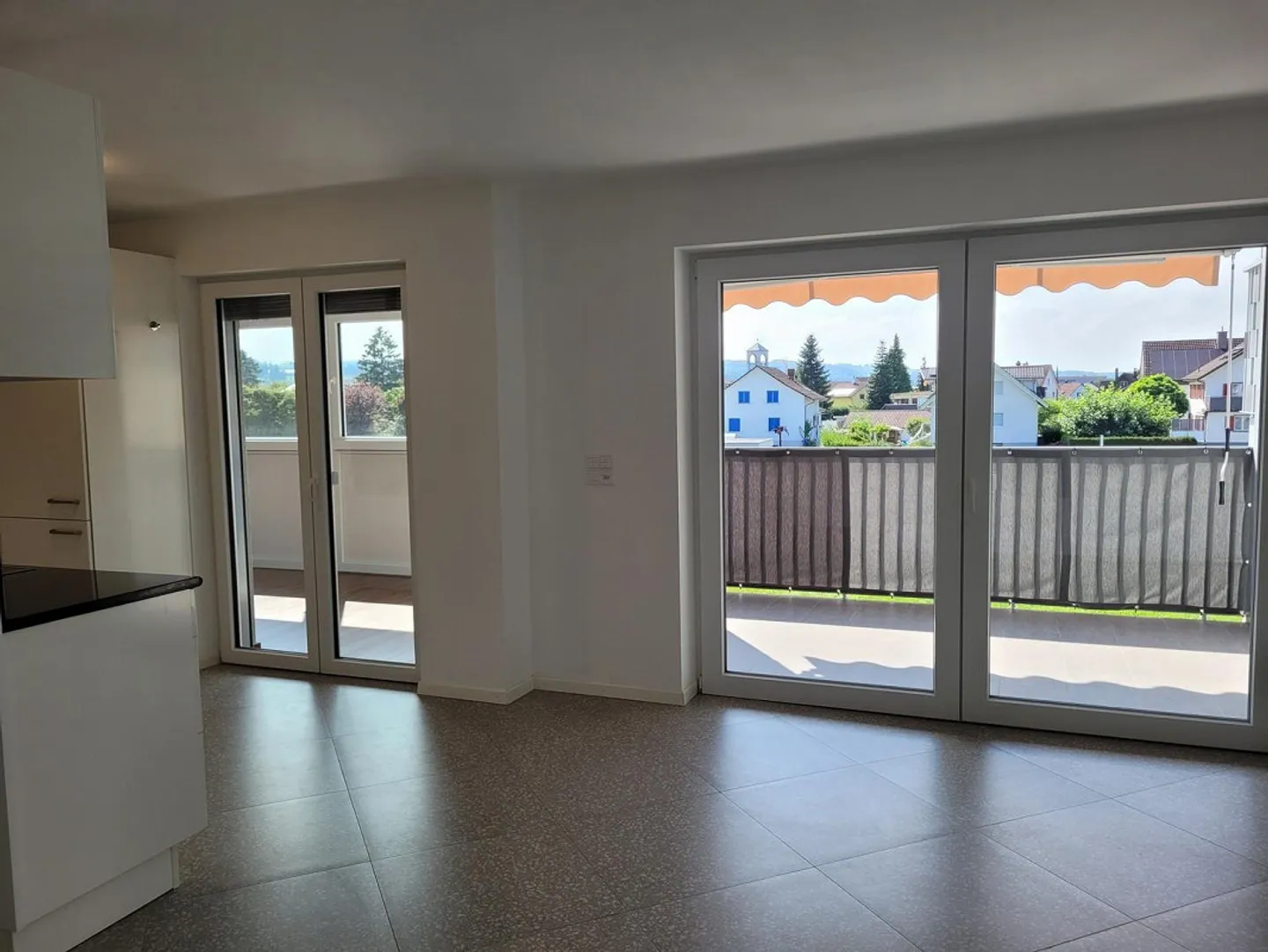 Appartement 4 pièces près du lac - Photo 3 sur 13