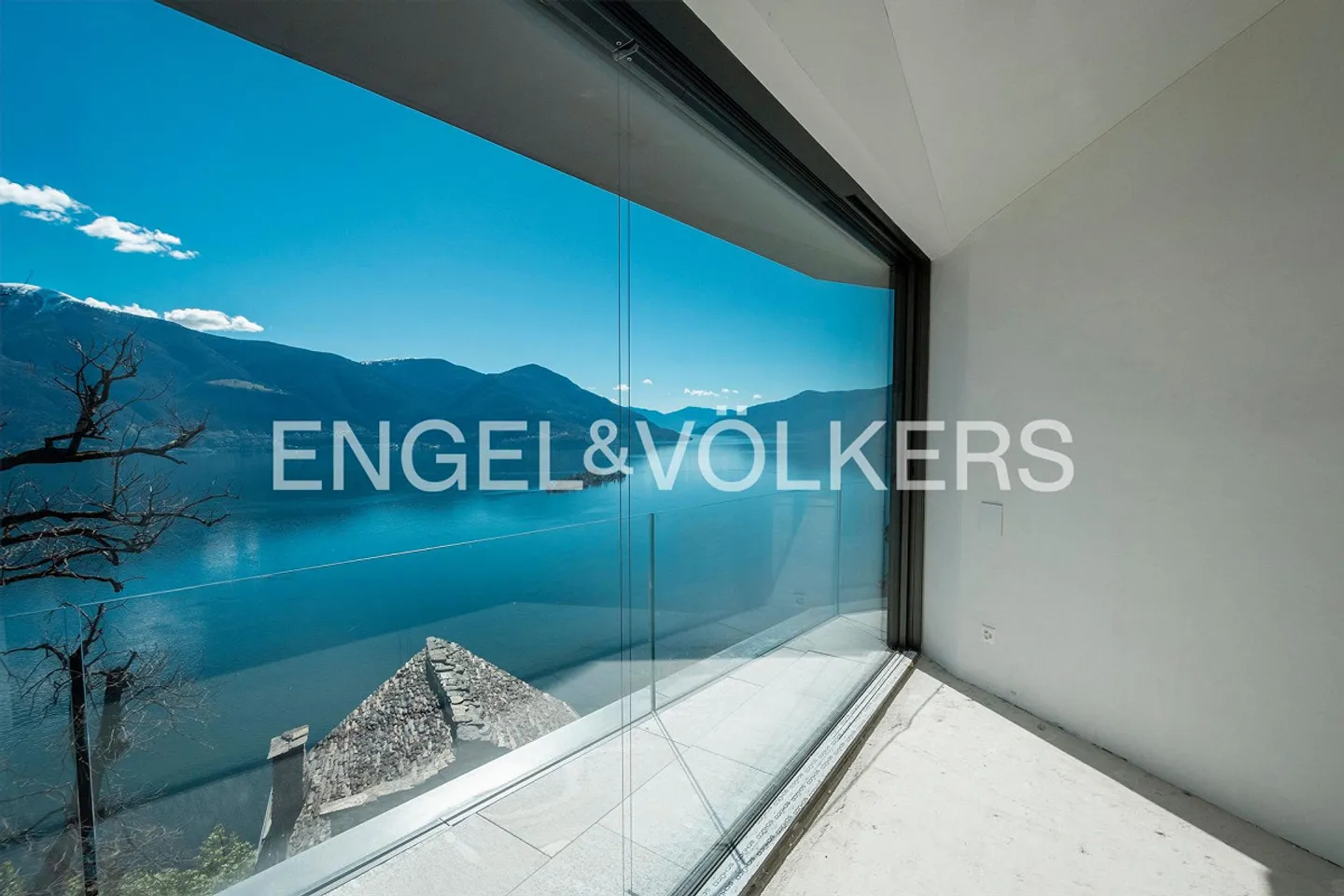 Stilvolle Villa mit Seeblick - Foto 10 von 12