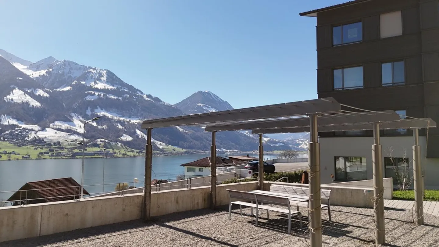 New Dreamlike 4.5-Room Apartment with Surroundings - Photo 7 of 9