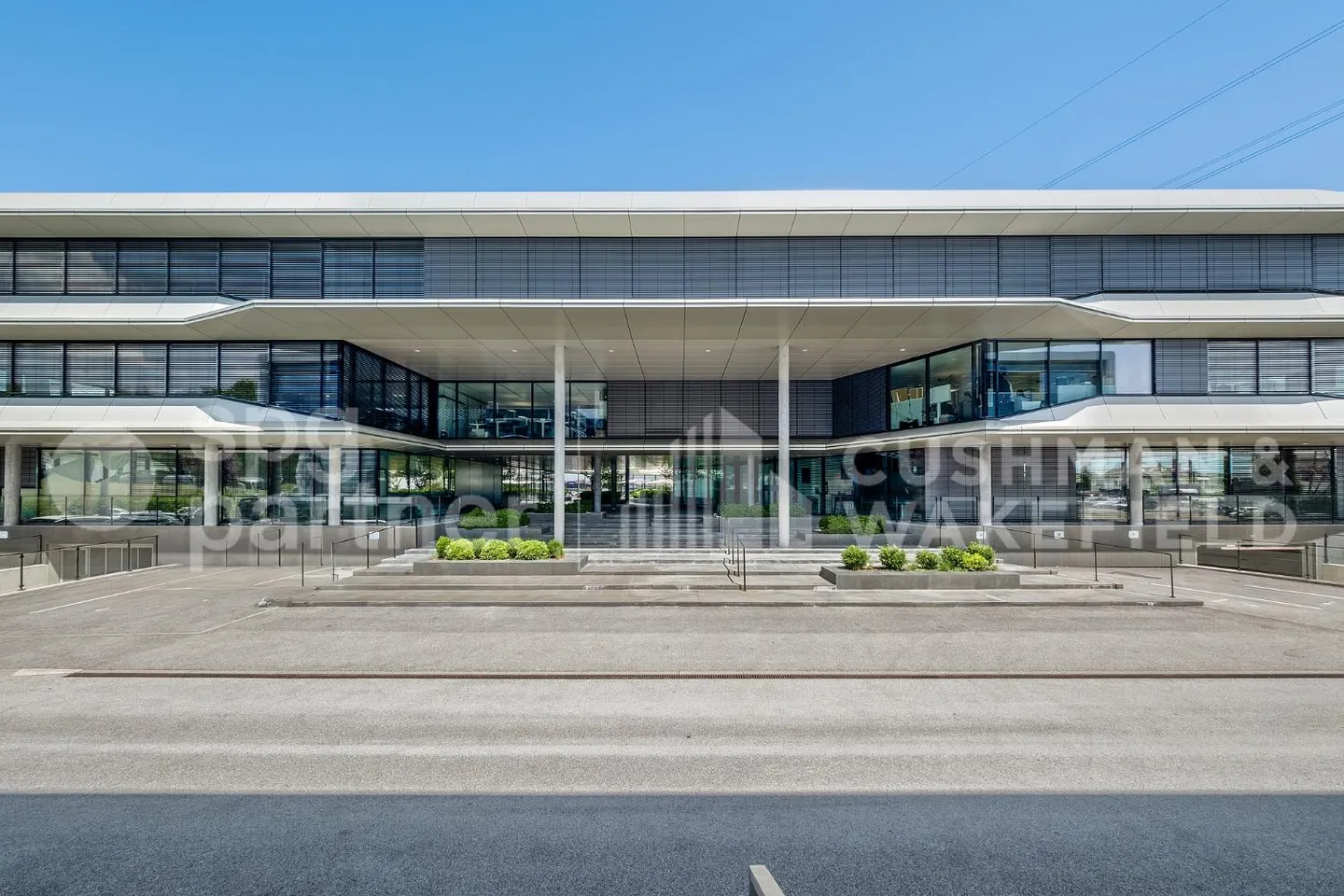 CRASSIER 3 Uffici Plug & Play in un edificio rappresentativo a Terre Bonne Nyon - Foto 2 di 13
