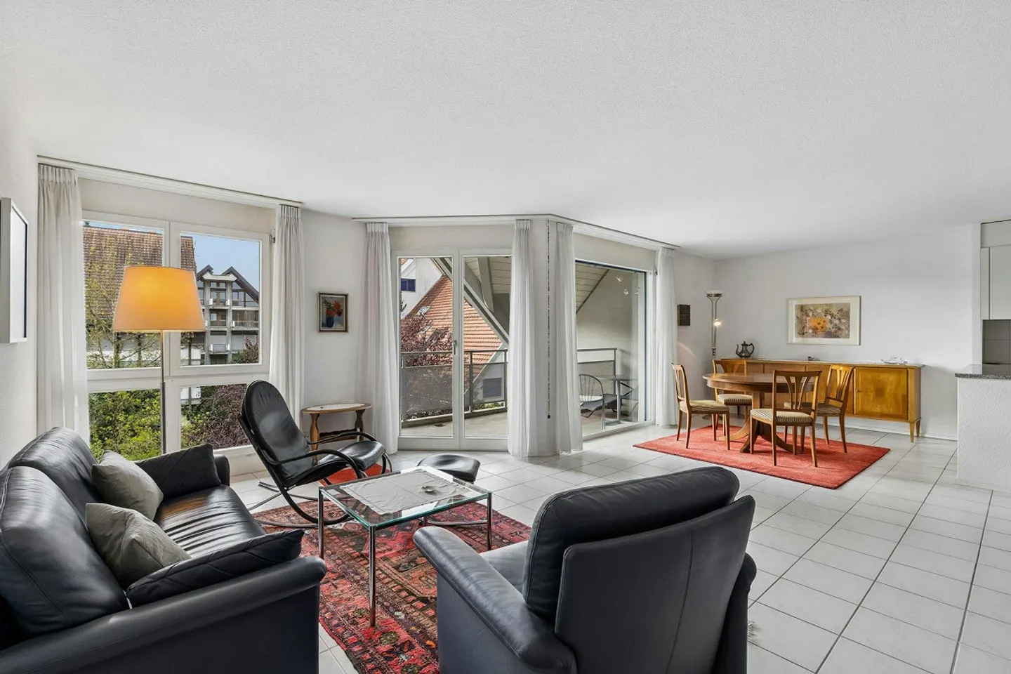 Spacious 3½-room condominium with two balconies - Photo 1 of 12