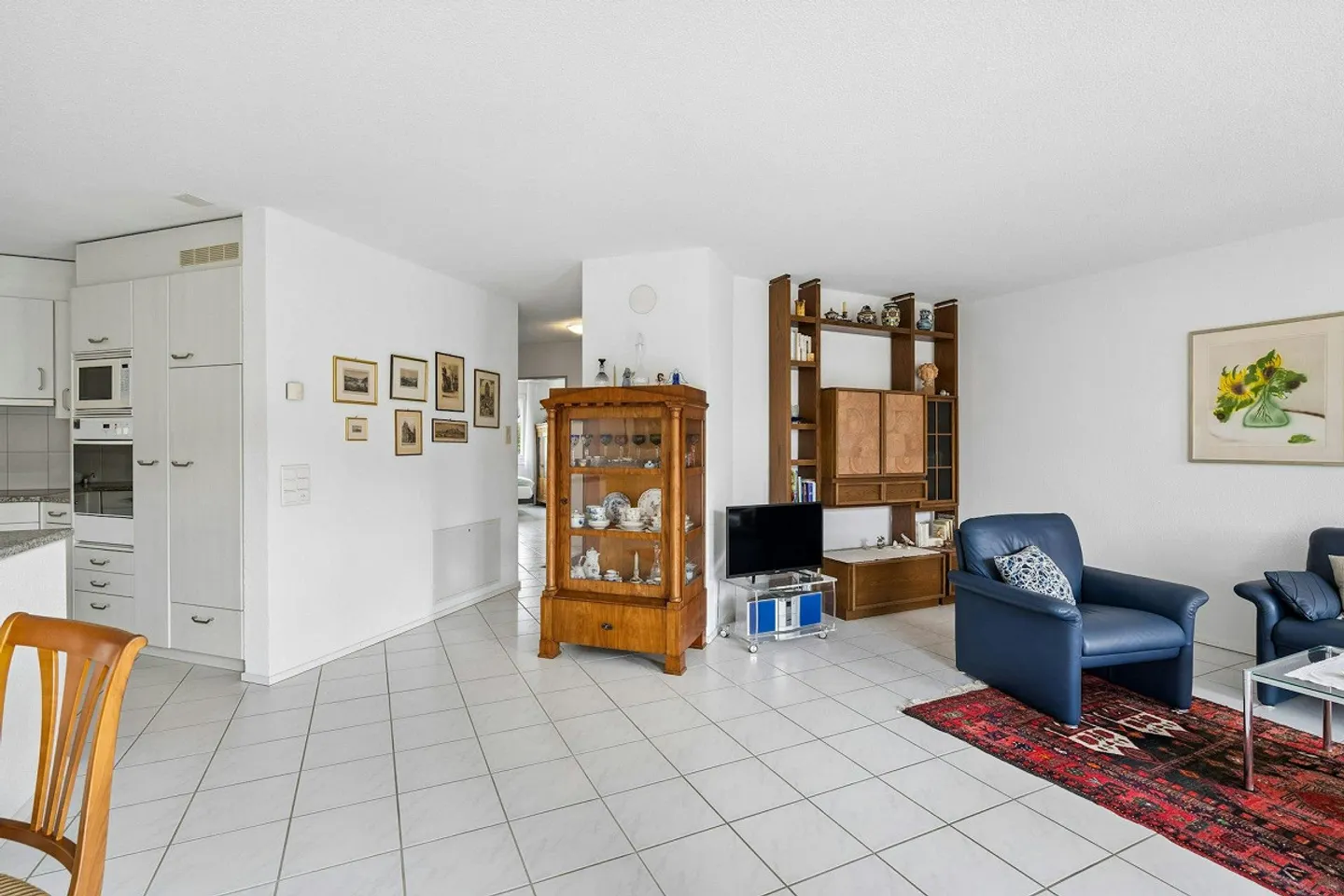 Spacious 3½-room condominium with two balconies - Photo 3 of 12