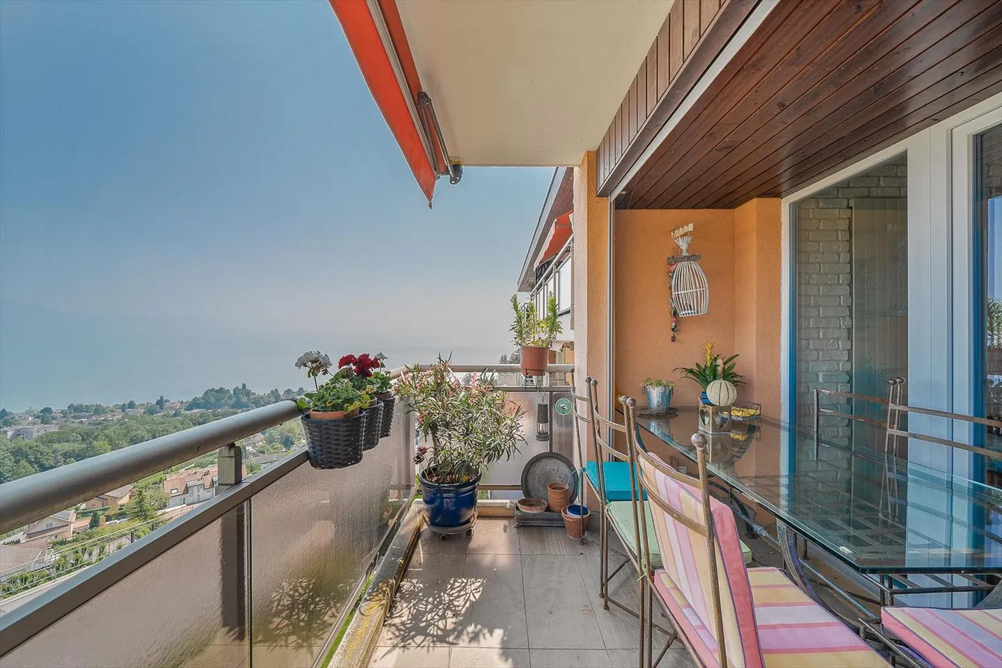 Incantevole appartamento di 3,5 stanze con vista sul lago a Belmont-sur-Lausanne - Foto 1 di 10