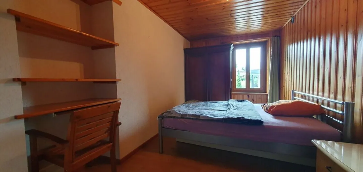 geräumige 4,5 Zimmer im Zentrum des Dorfes in der Nähe von Annehmlichkeiten - Foto 7 von 12