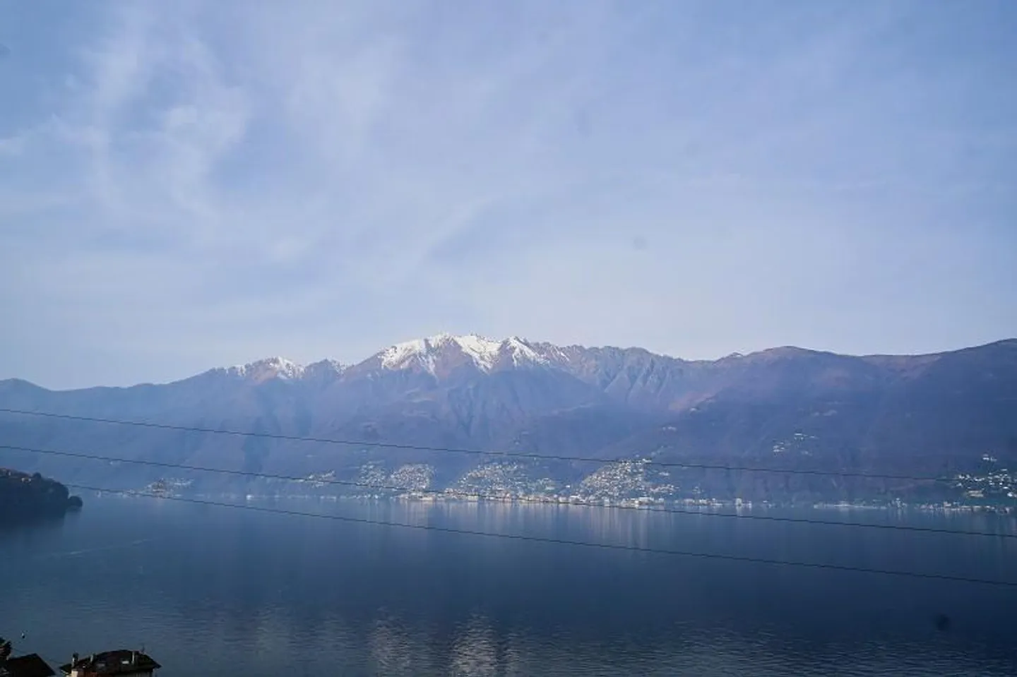 Terrain constructible de 535 m2 avec une magnifique vue panoramique sur le lac - Photo 5 sur 16