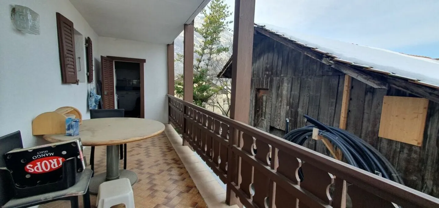 geräumige 4,5 Zimmer im Zentrum des Dorfes in der Nähe von Annehmlichkeiten - Foto 11 von 12