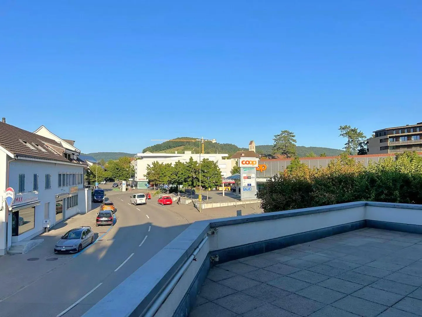 Appartamento luminoso di 4 stanze, situato in posizione centrale, con due grandi terrazze - Foto 22 di 24