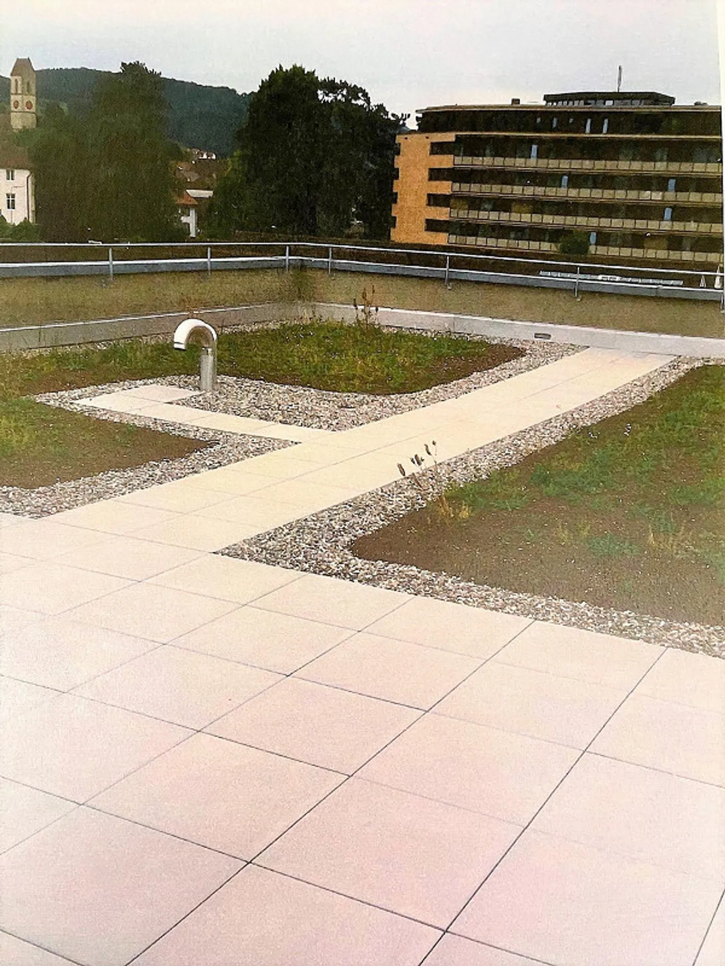 Appartamento luminoso di 4 stanze, situato in posizione centrale, con due grandi terrazze - Foto 24 di 24