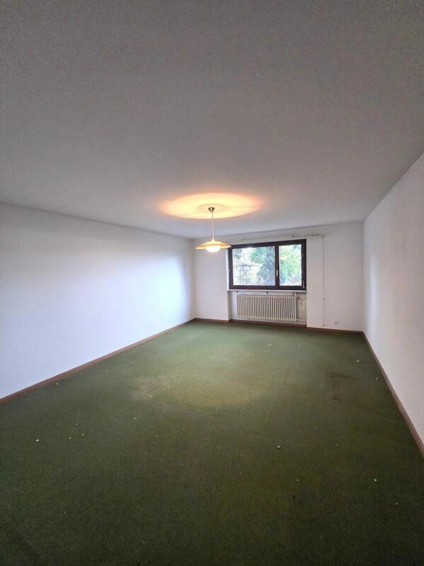 Maison individuelle confortable de 4,5 pièces avec véranda et grand jardin à Münchwilen. - Photo 8 sur 9