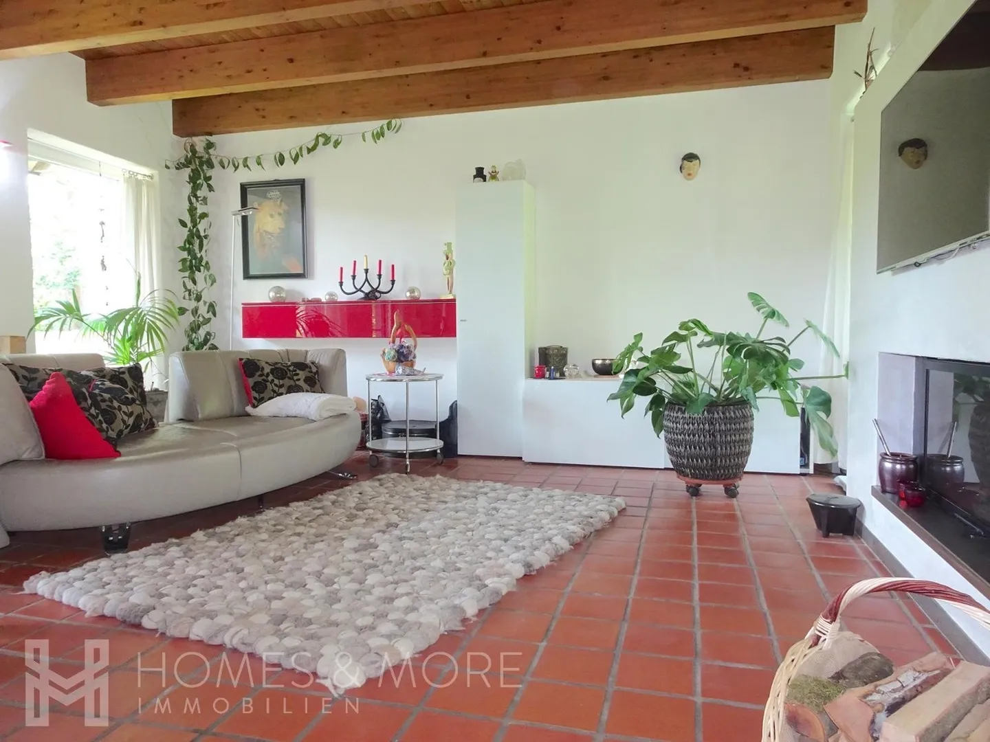 HOCH ÜBER DEM DORF AN RUHIGER LAGE - Foto 4 von 10