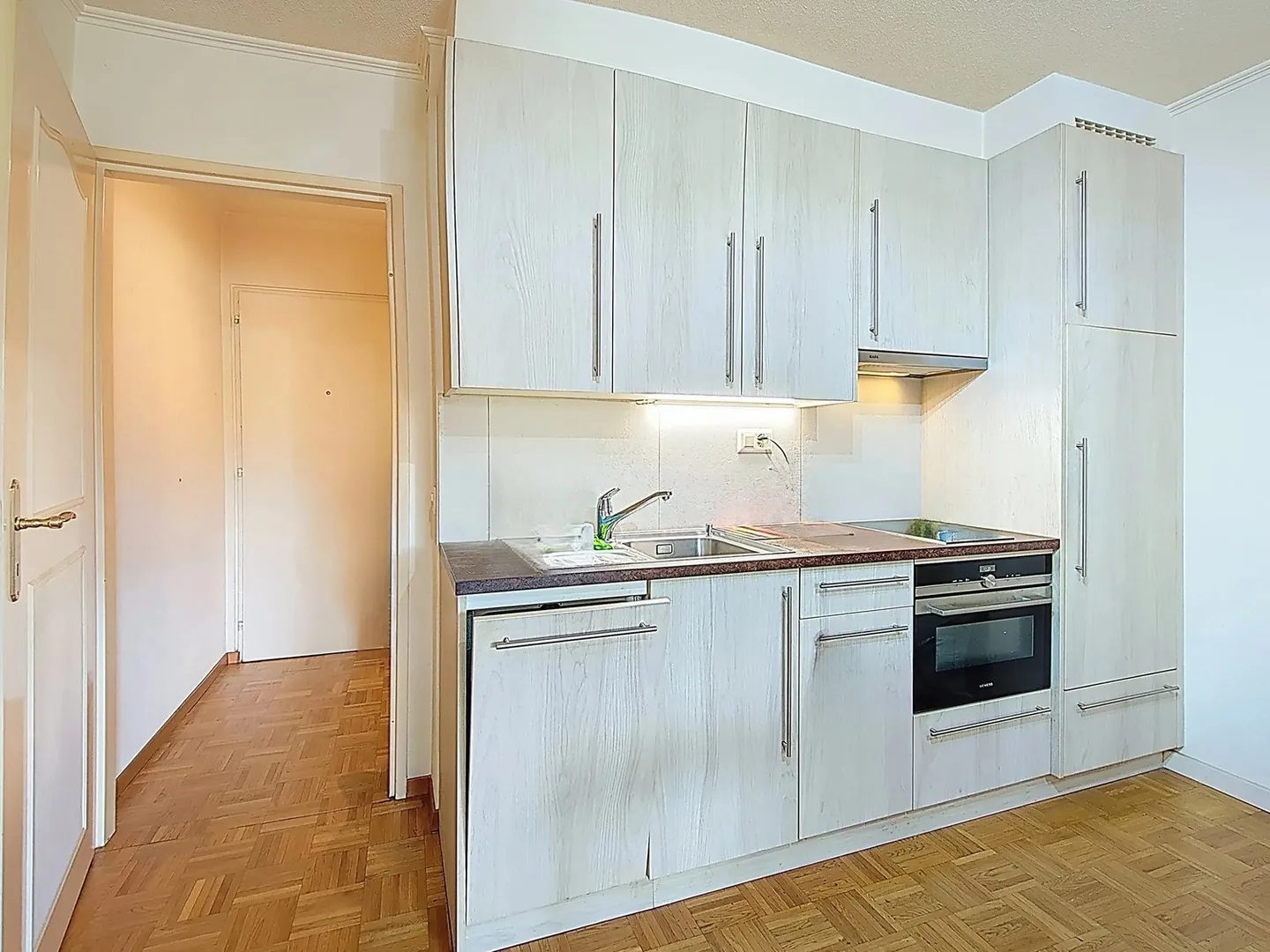 EXKLUSIV! Charmantes Studio mit freier Aussicht auf die Grünflächen - Foto 3 von 10