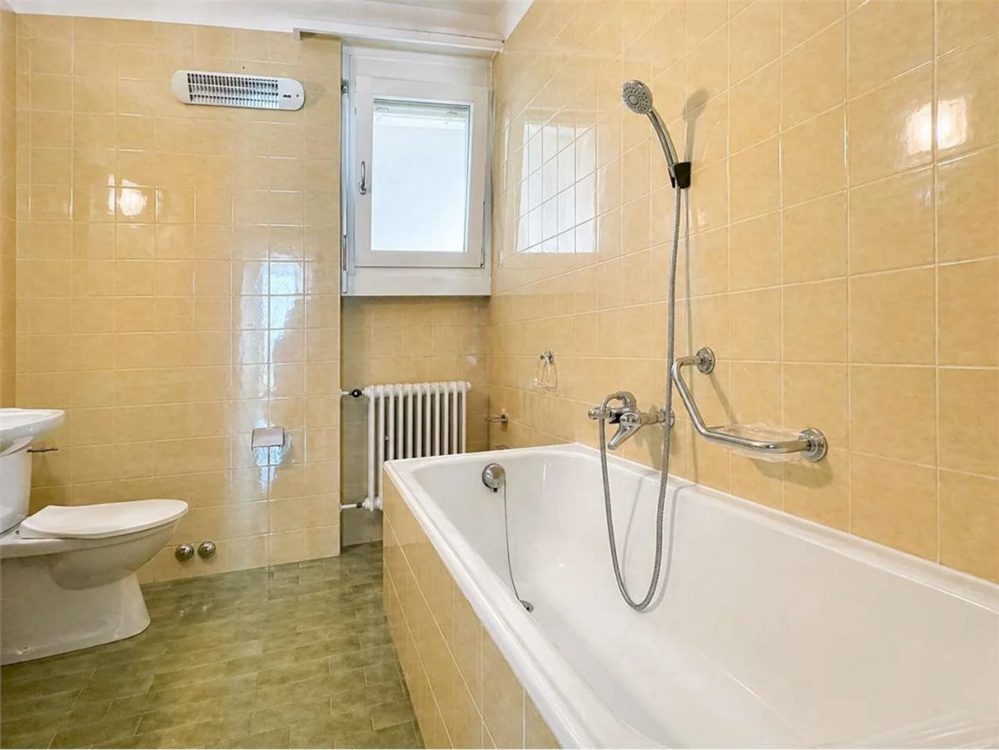 2.5 rooms in a renovated building in Massagno - Photo 6 of 6