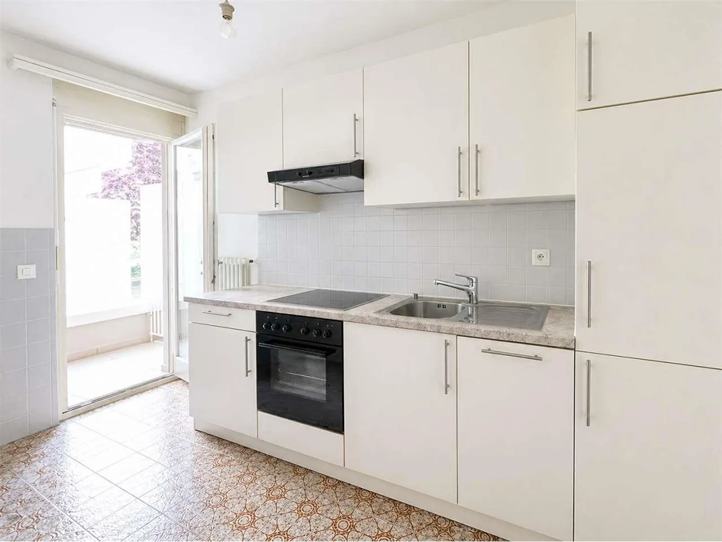 2.5 rooms in a renovated building in Massagno - Photo 4 of 6