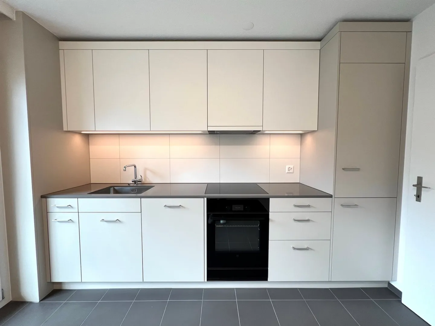 Cerchi un'oasi residenziale tranquilla? Appartamento di 3,5 stanze appena ristrutturato - Foto 2 di 9