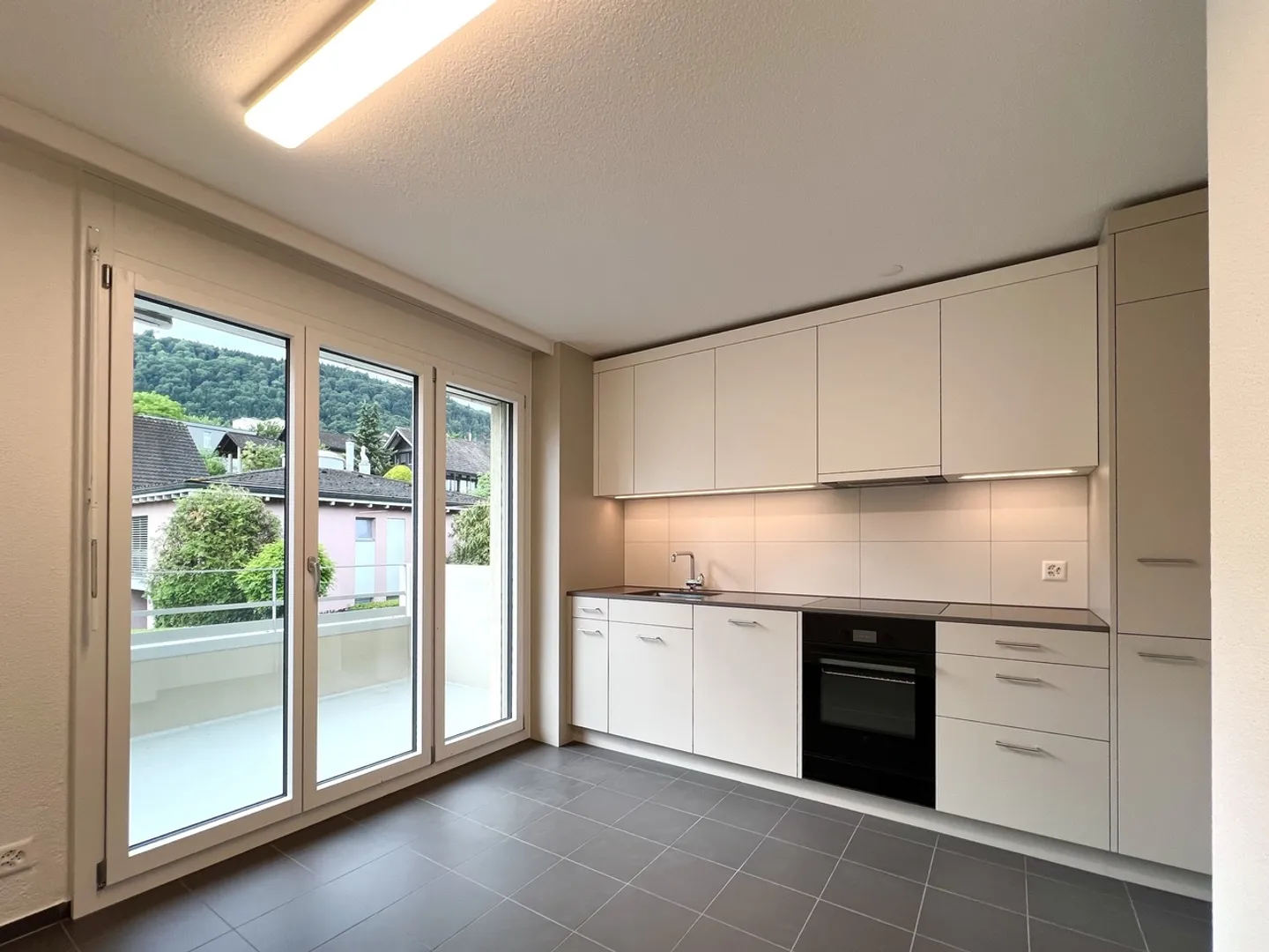 Cerchi un'oasi residenziale tranquilla? Appartamento di 3,5 stanze appena ristrutturato - Foto 3 di 9
