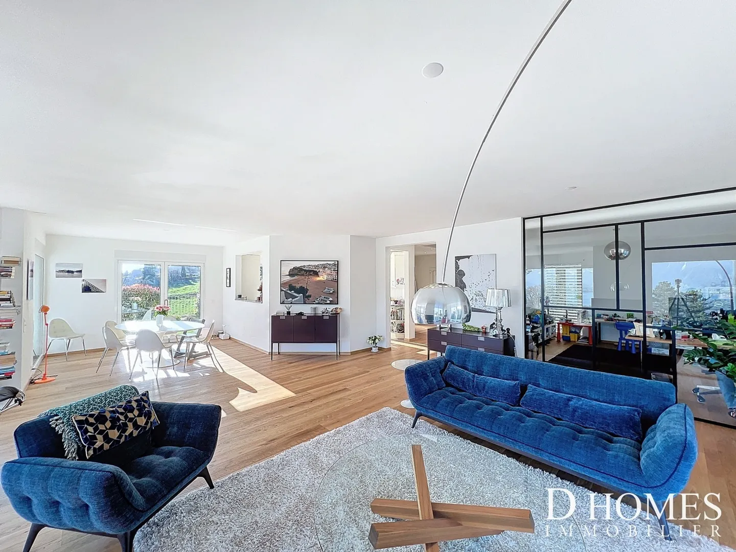 EXCLUSIVE I Magnificent villa with stunning lake view - Photo 2 of 22