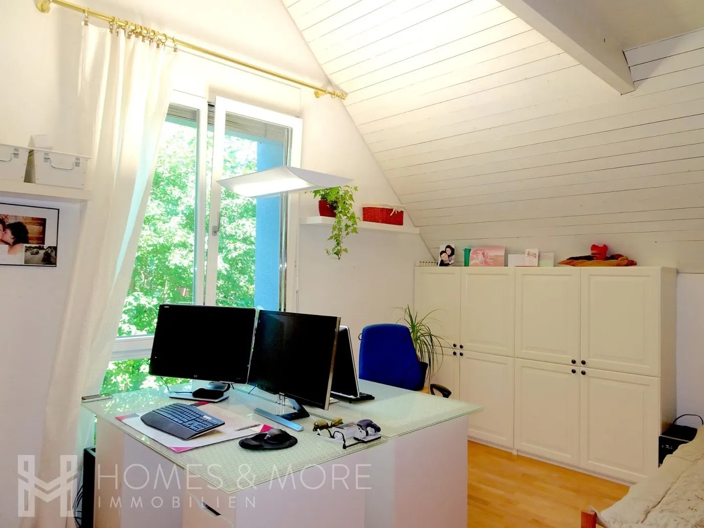 HOCH ÜBER DEM DORF AN RUHIGER LAGE - Foto 8 von 10