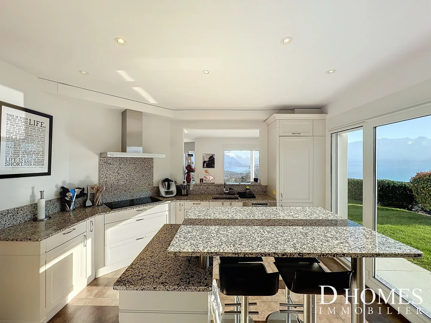 EXCLUSIVE I Magnificent villa with stunning lake view - Photo 6 of 22