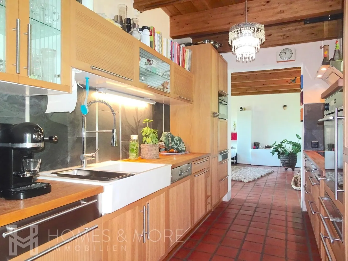 HOCH ÜBER DEM DORF AN RUHIGER LAGE - Foto 10 von 10