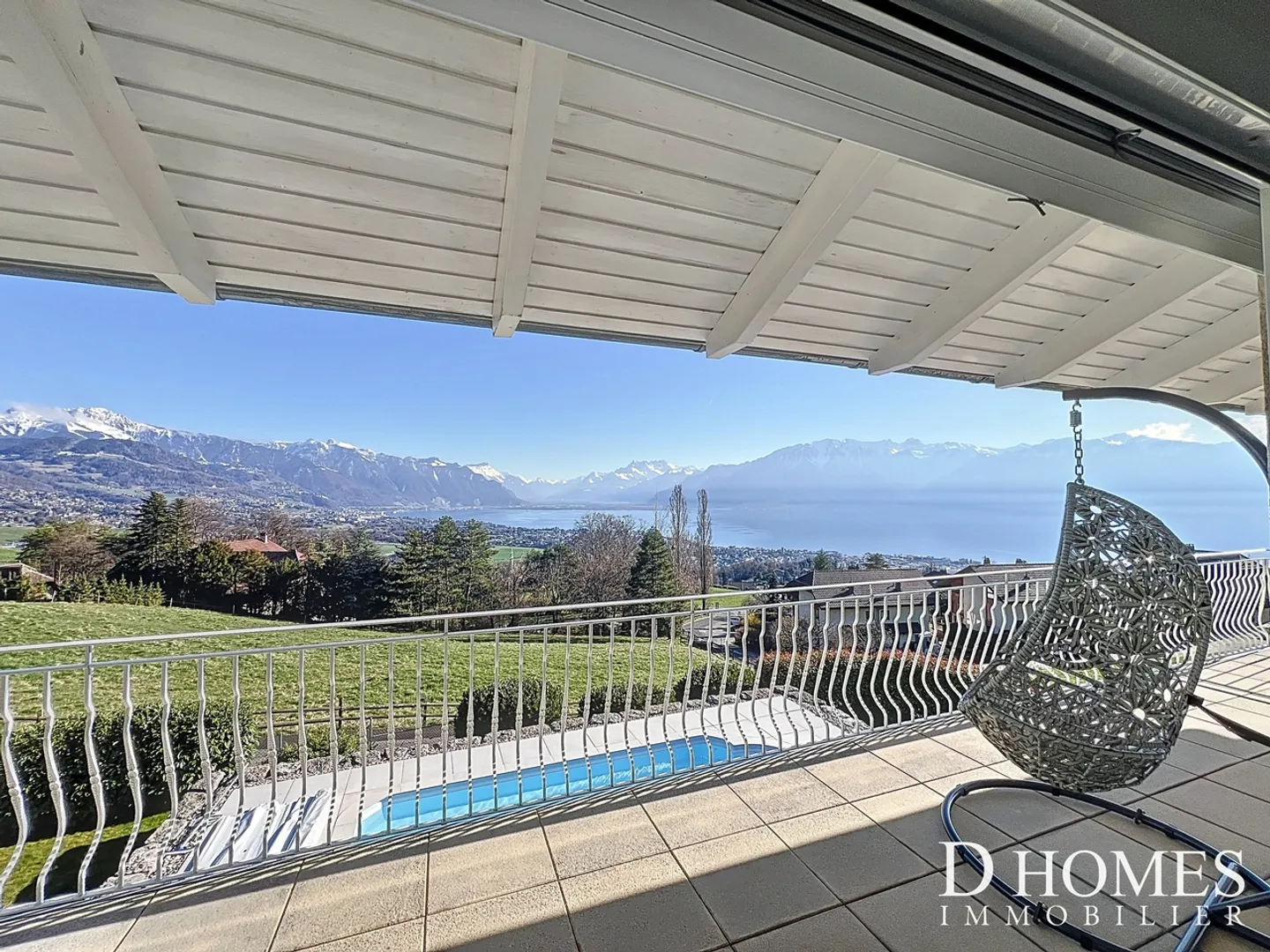 EXCLUSIVE I Magnificent villa with stunning lake view - Photo 12 of 22