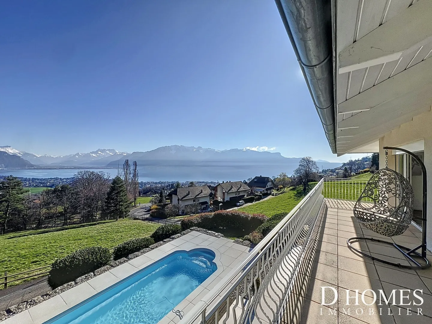 EXCLUSIVE I Magnificent villa with stunning lake view - Photo 14 of 22
