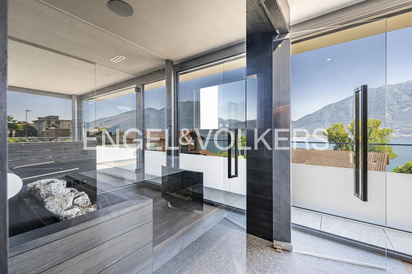 Elegance - Wellness - Lake View (68) - Photo 11 of 15