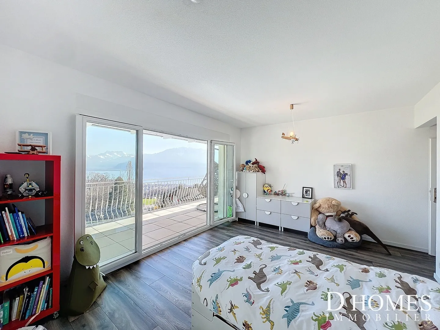 EXCLUSIVE I Magnificent villa with stunning lake view - Photo 17 of 22