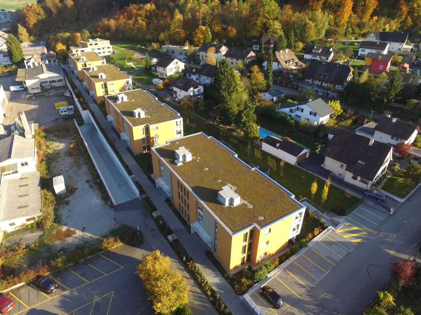 Place de stationnement près de la gare - Photo 1 sur 1