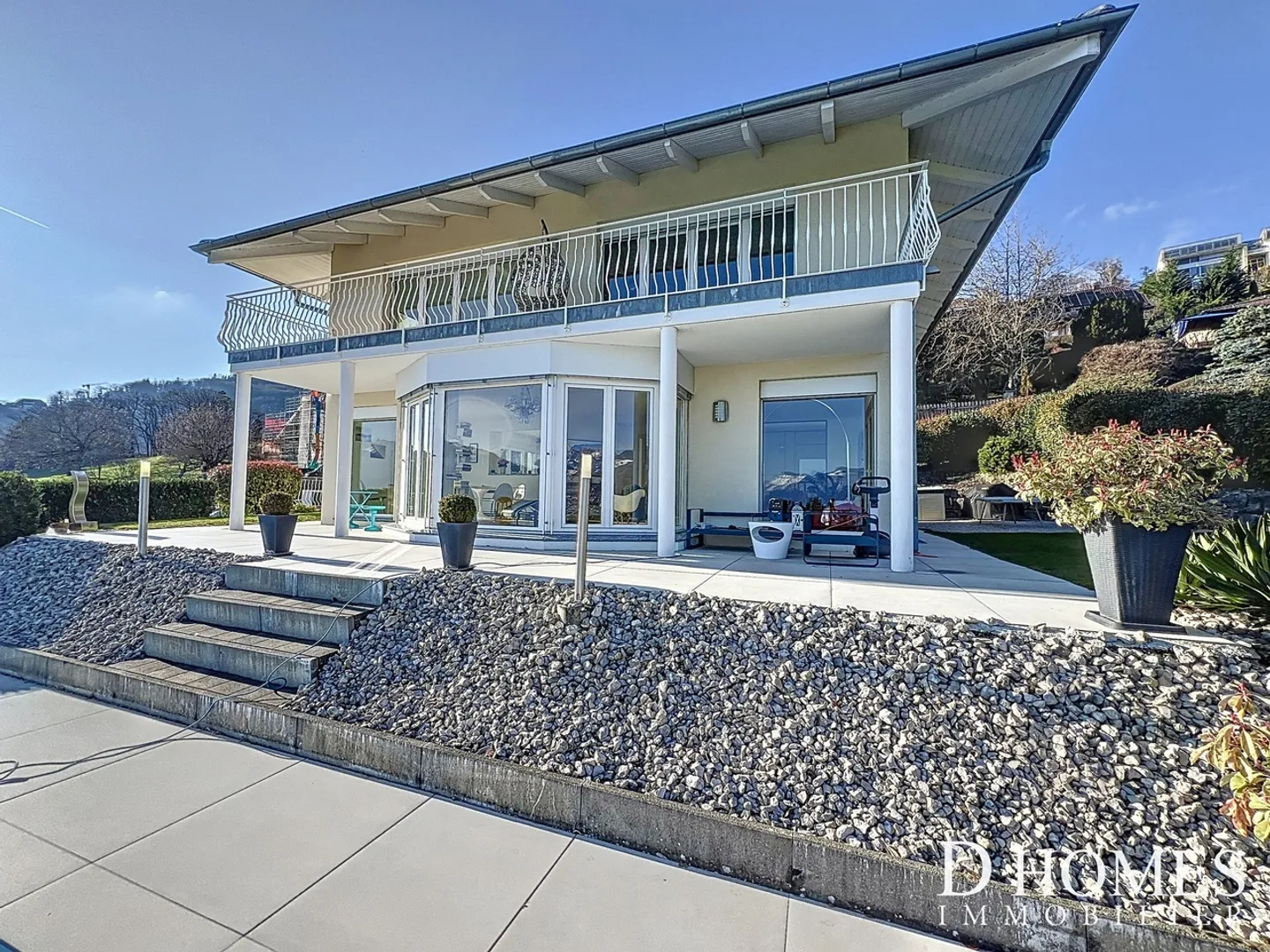EXCLUSIVE I Magnificent villa with stunning lake view - Photo 21 of 22