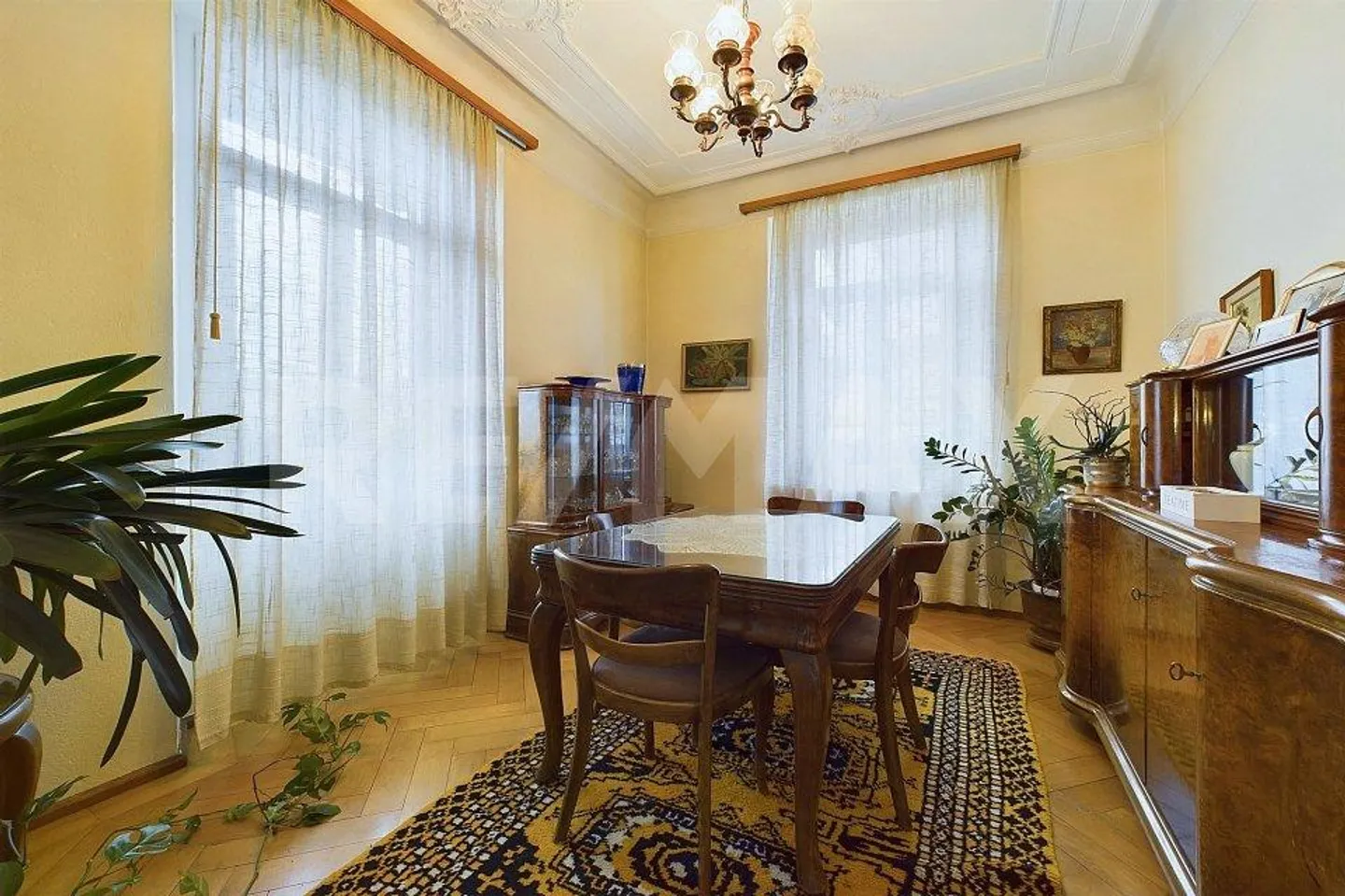 Zeitloser Charme - Elegante Liegenschaft zum Schnäppchenpreis - Foto 9 di 13