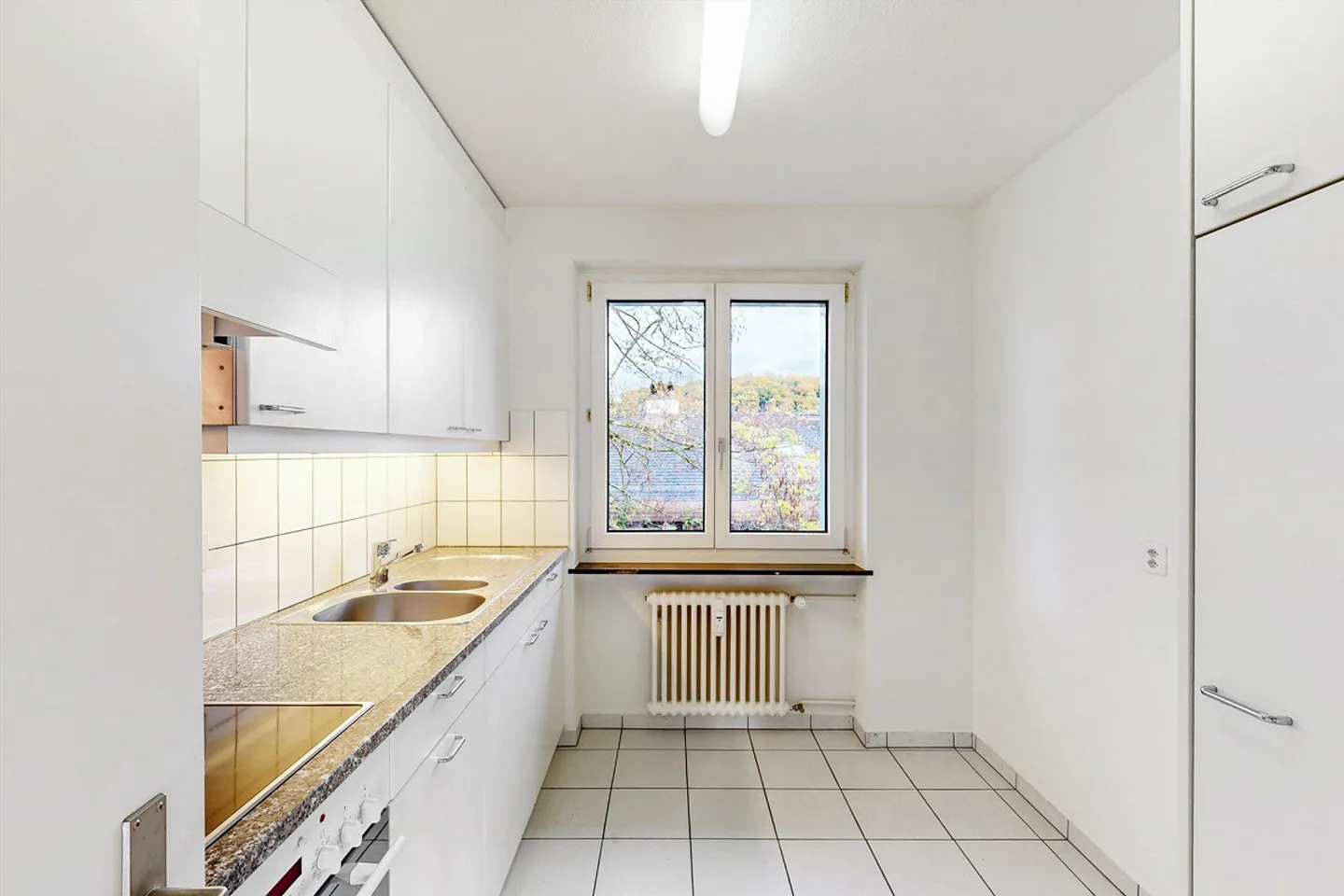 In the green and yet with good transport links! - Photo 4 of 8