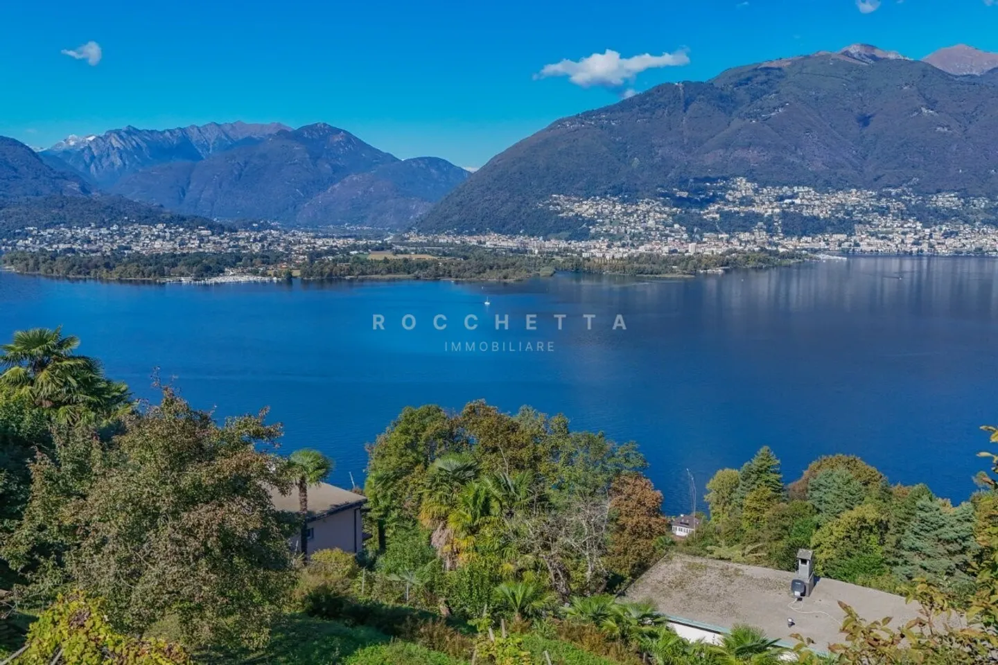Grundstück inmitten von Grün mit bezauberndem Blick auf den Lago Maggiore - Foto 2 von 7