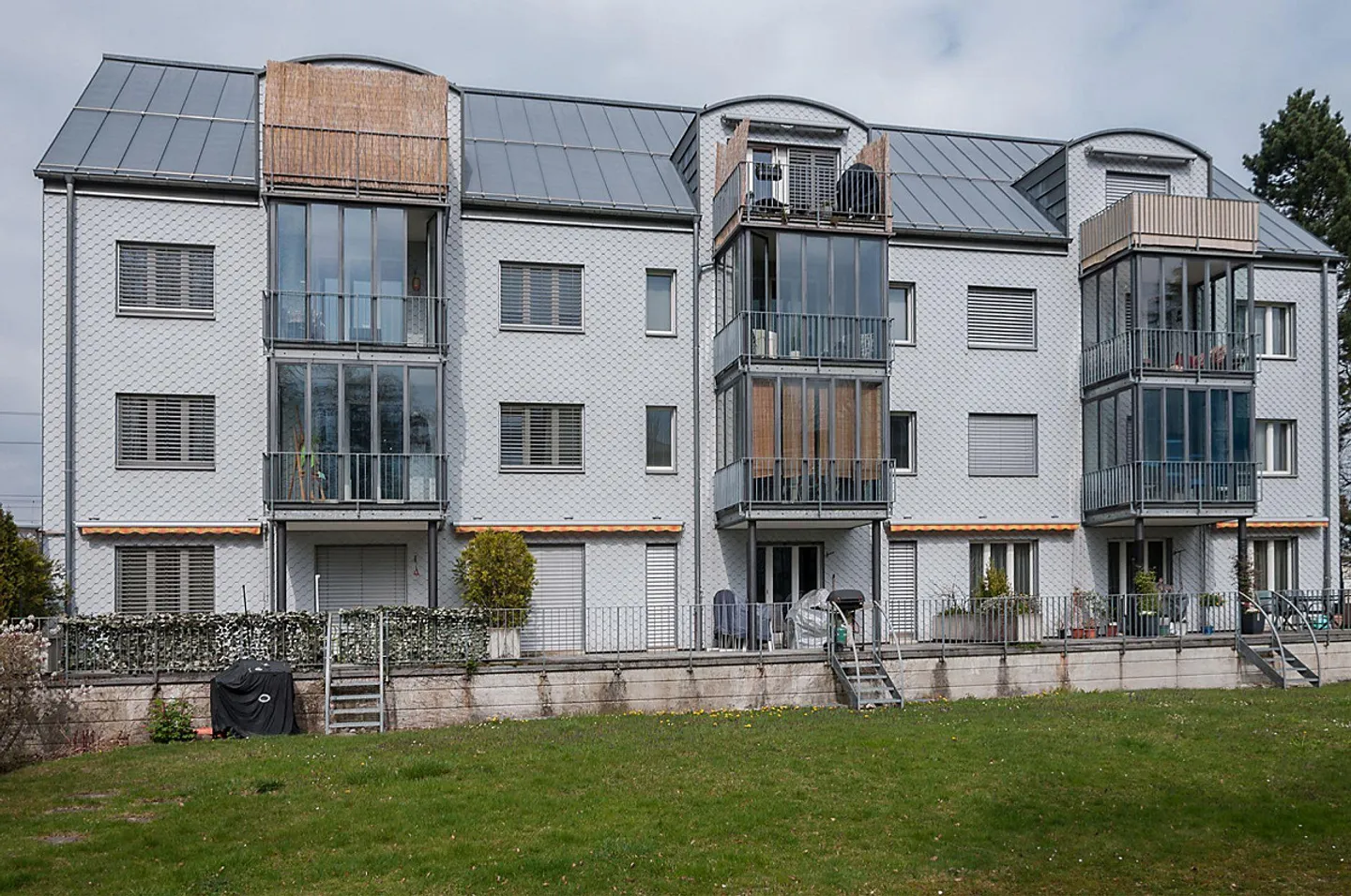 Charming 2.5-room apartment in a central location - Photo 1 of 7