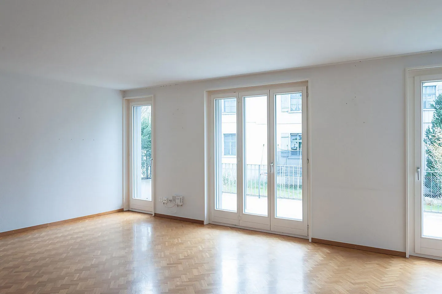 Charming 2.5-room apartment in a central location - Photo 2 of 7