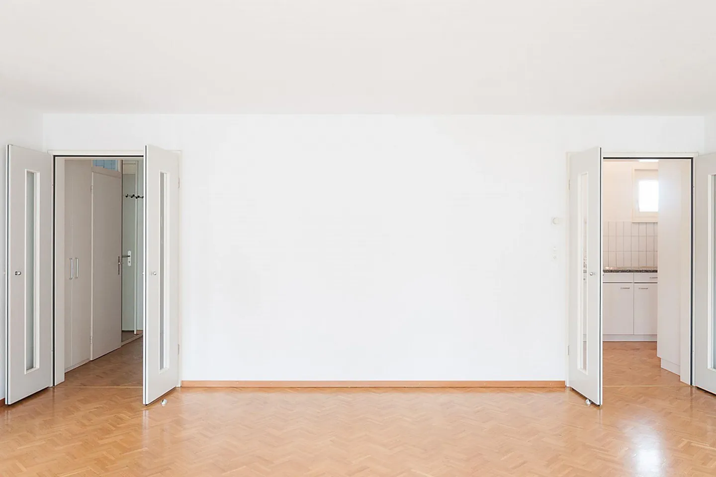 Charming 2.5-room apartment in a central location - Photo 3 of 7