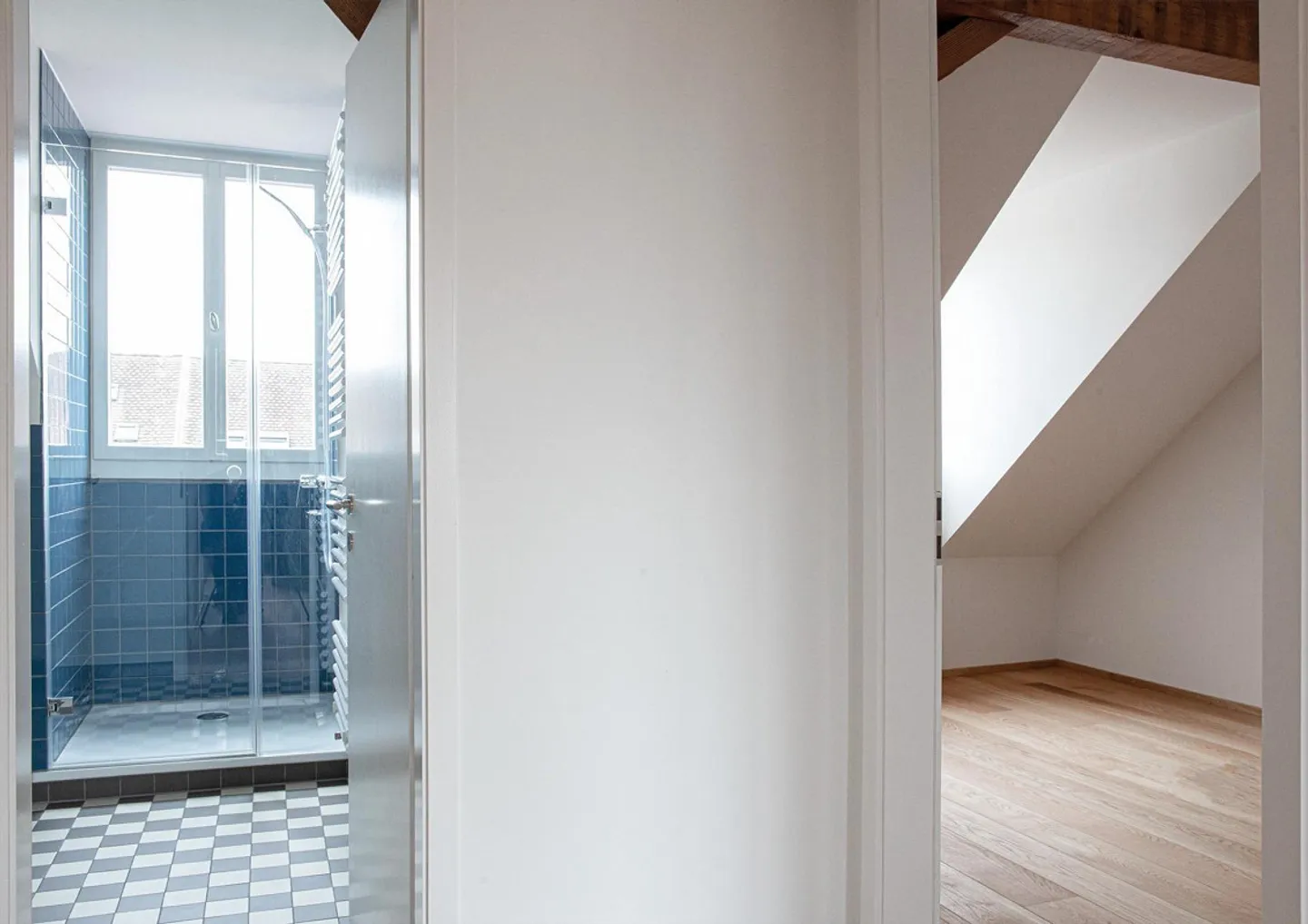 Charmante Dachwohnung in Ruhiger Lage - Foto 3 von 3